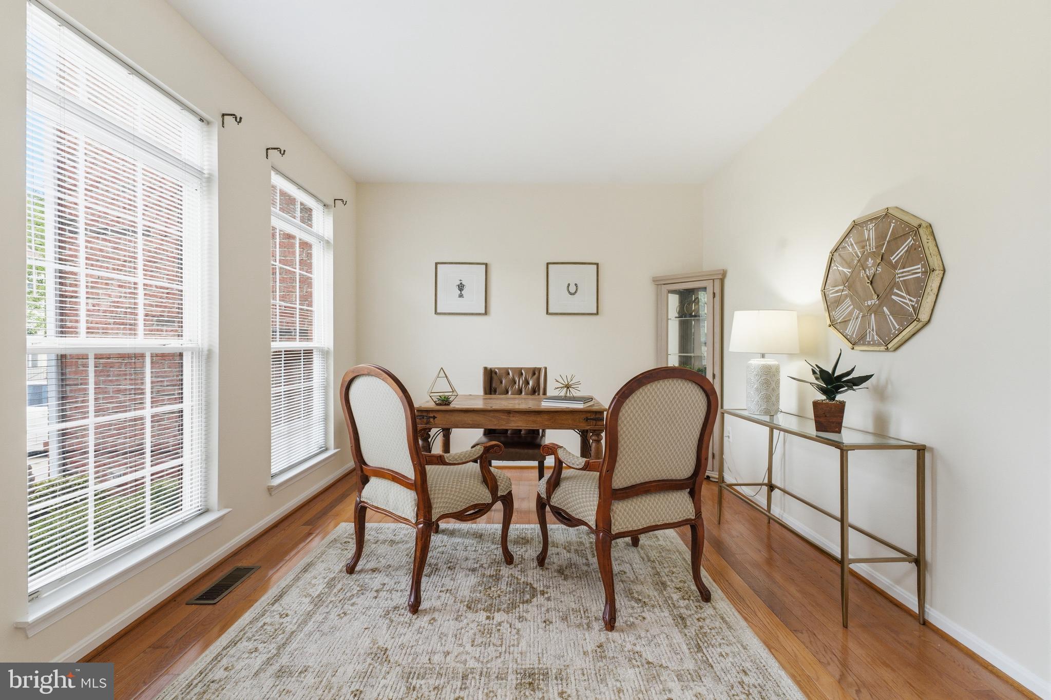FARMINGTON WOODS - Residential