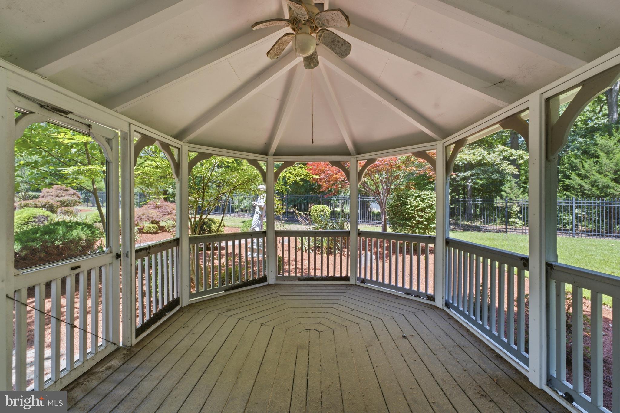FARMINGTON WOODS - Residential