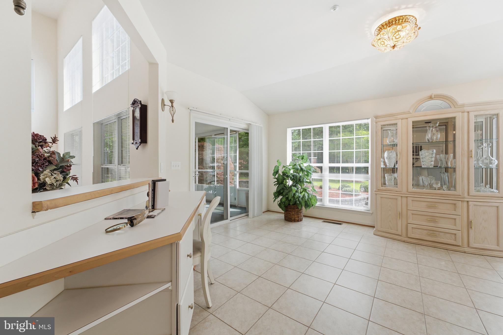 FARMINGTON WOODS - Residential