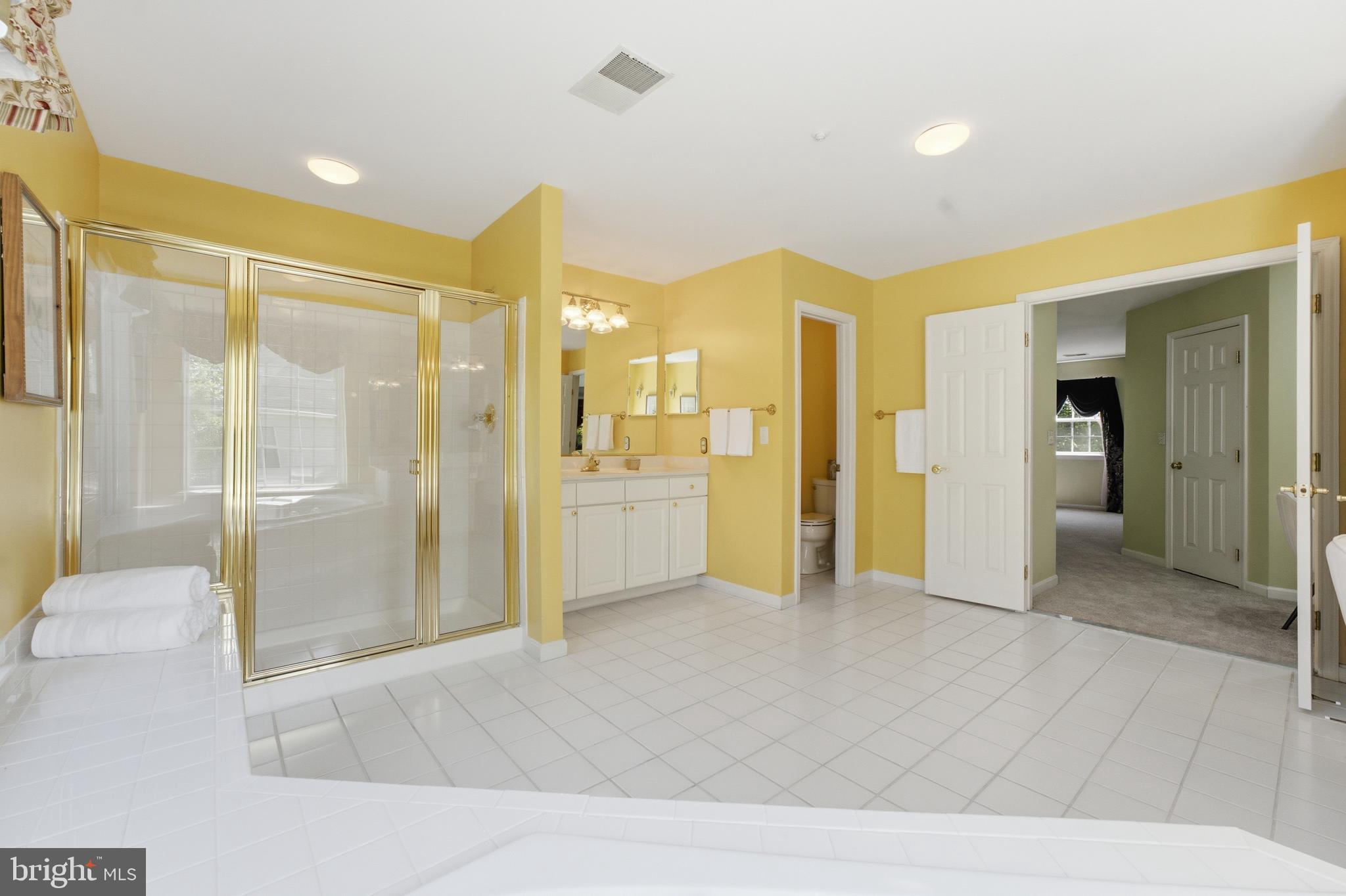 FARMINGTON WOODS - Residential