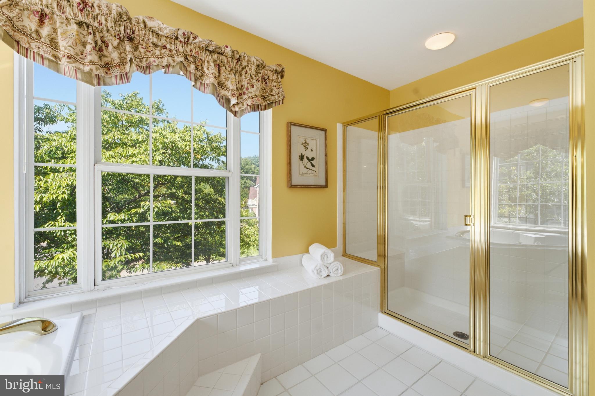 FARMINGTON WOODS - Residential