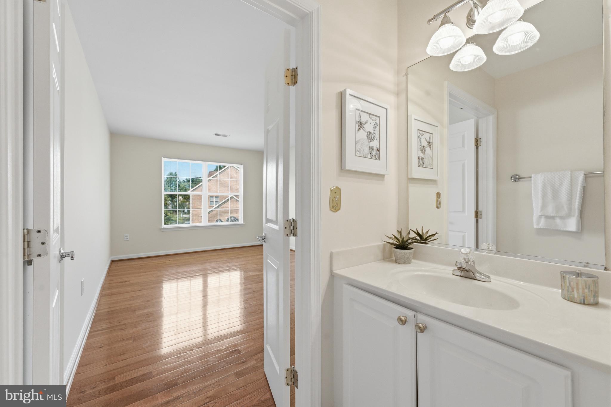 FARMINGTON WOODS - Residential