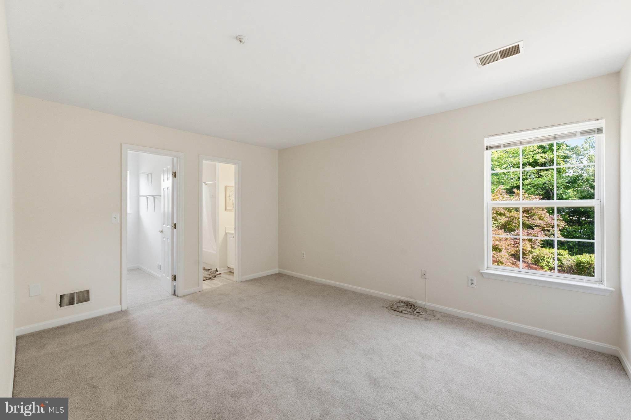 FARMINGTON WOODS - Residential
