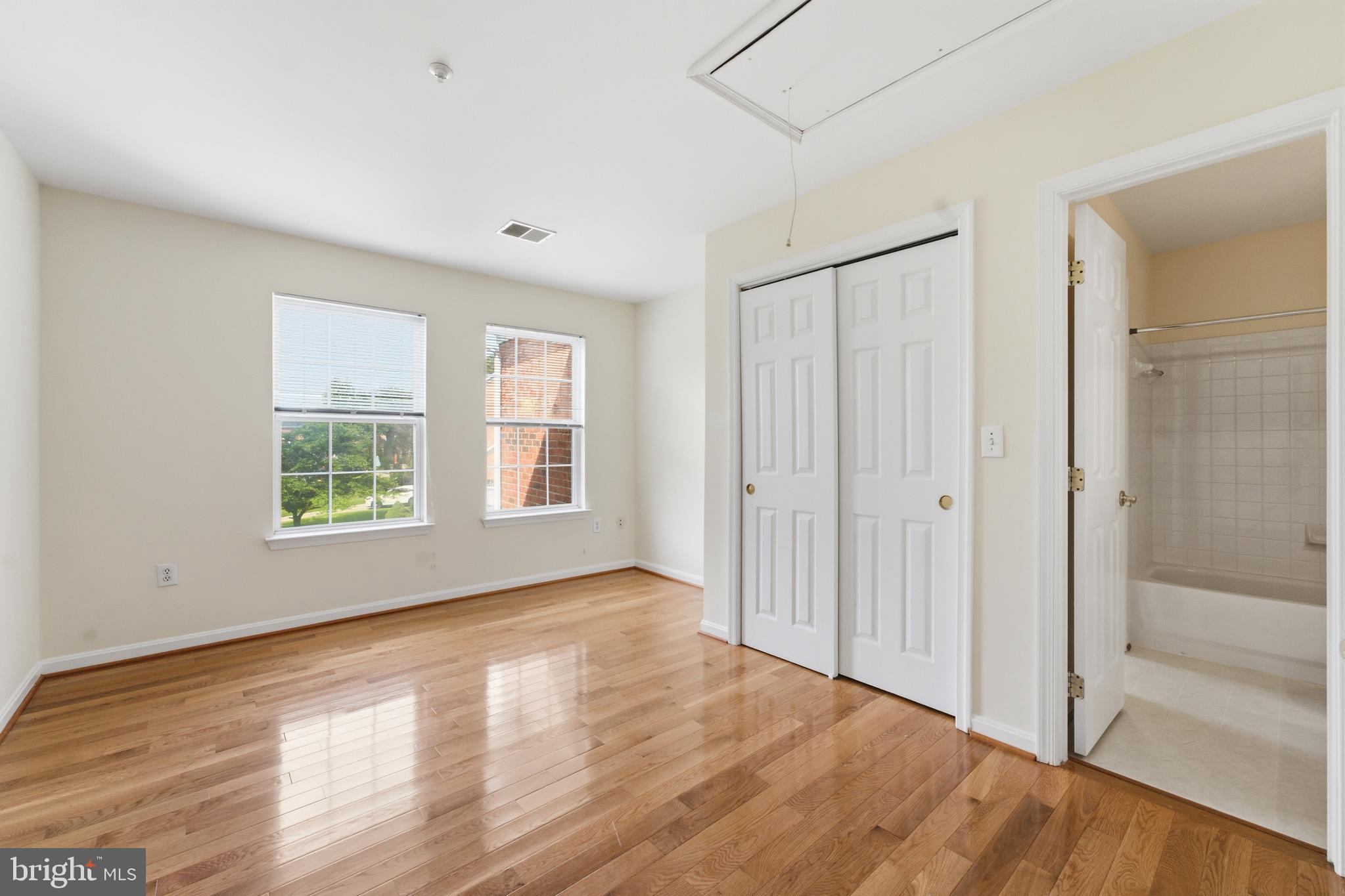 FARMINGTON WOODS - Residential