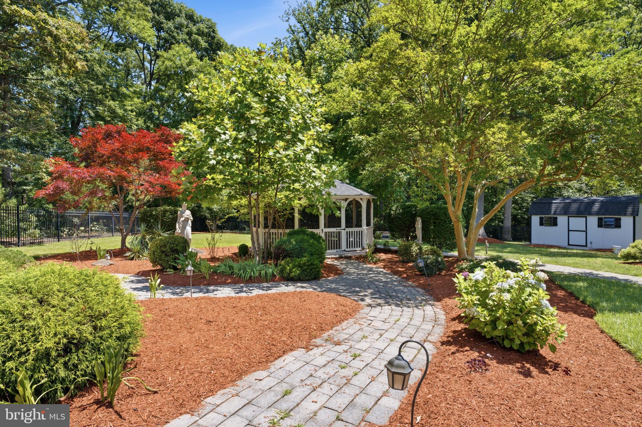 FARMINGTON WOODS - Residential
