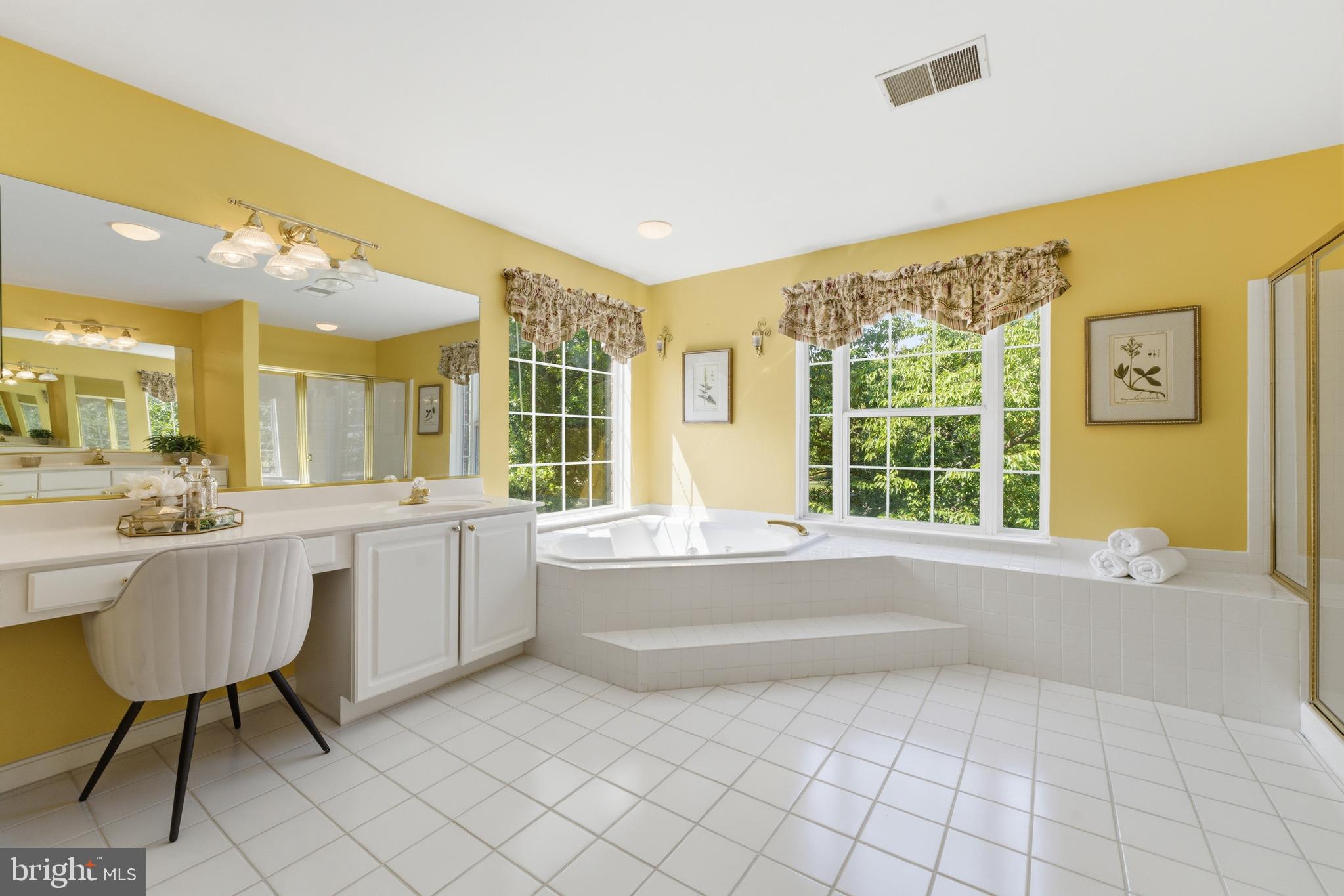FARMINGTON WOODS - Residential