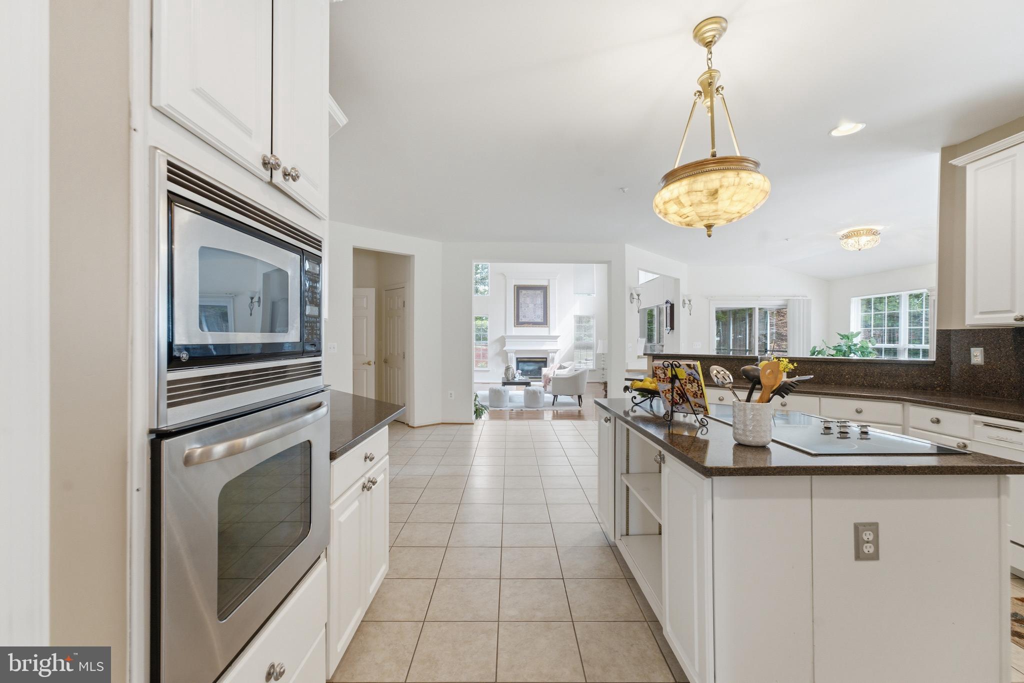 FARMINGTON WOODS - Residential