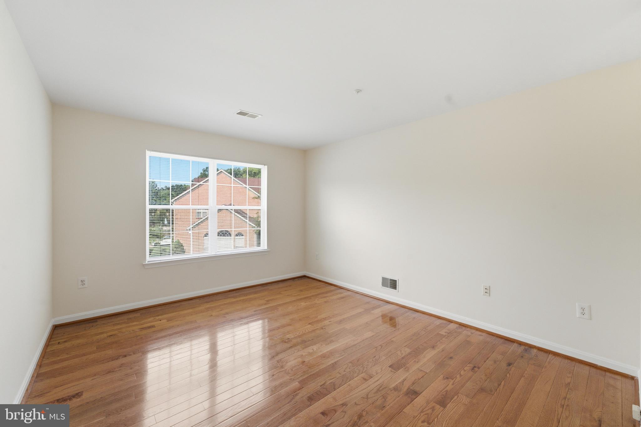 FARMINGTON WOODS - Residential