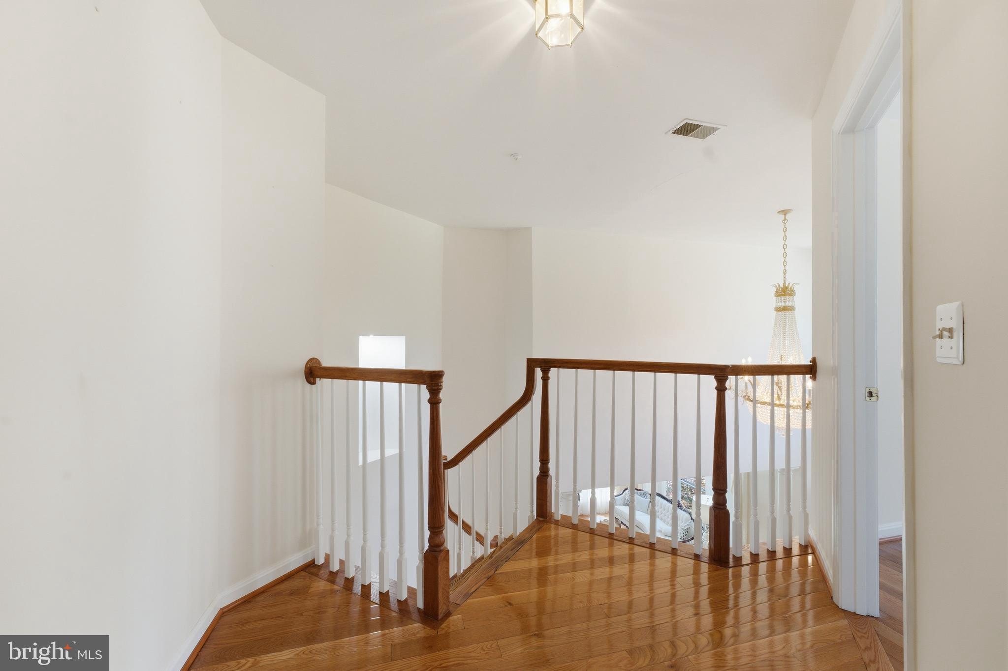 FARMINGTON WOODS - Residential