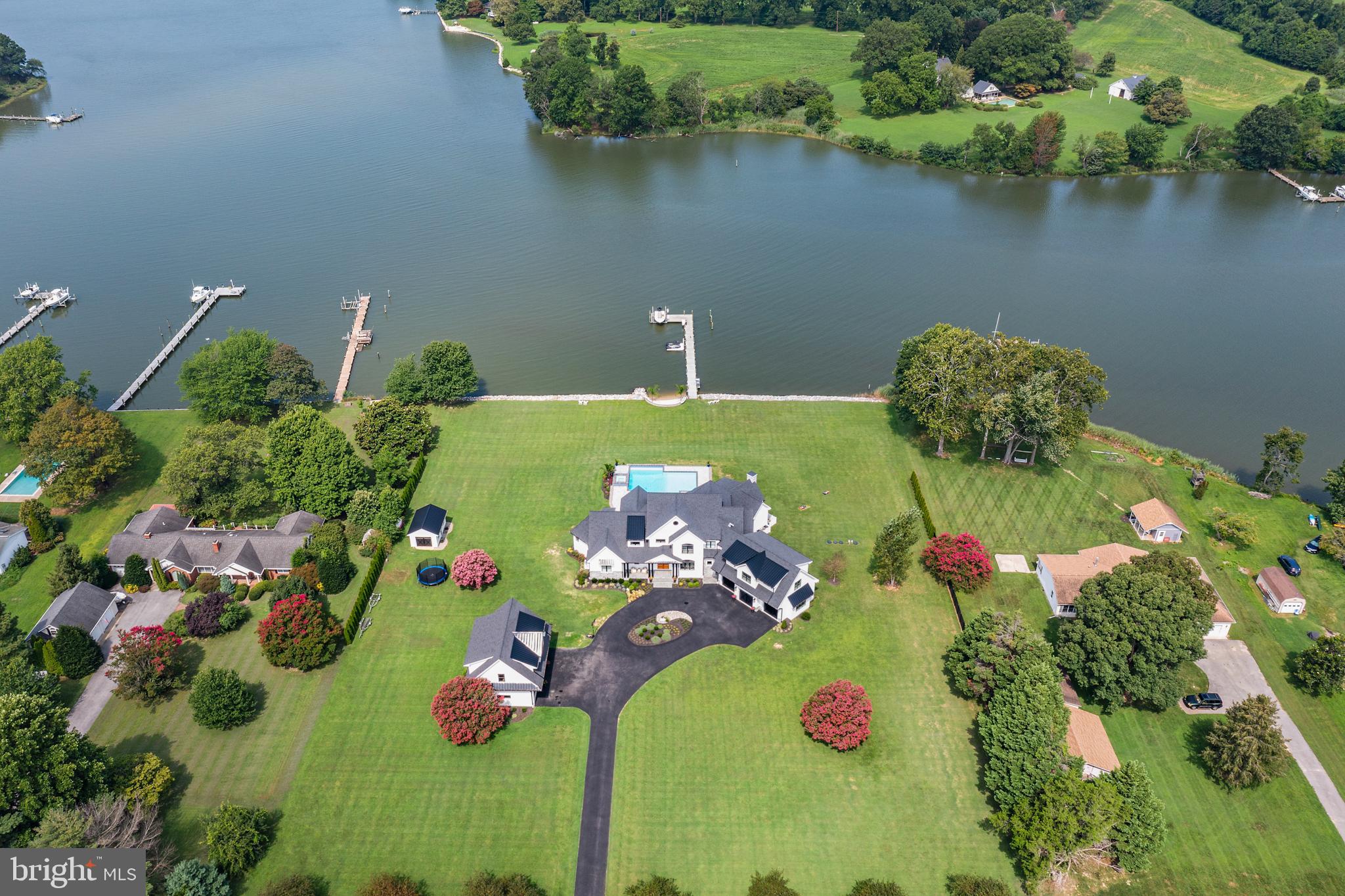 BENNETT POINT - Residential