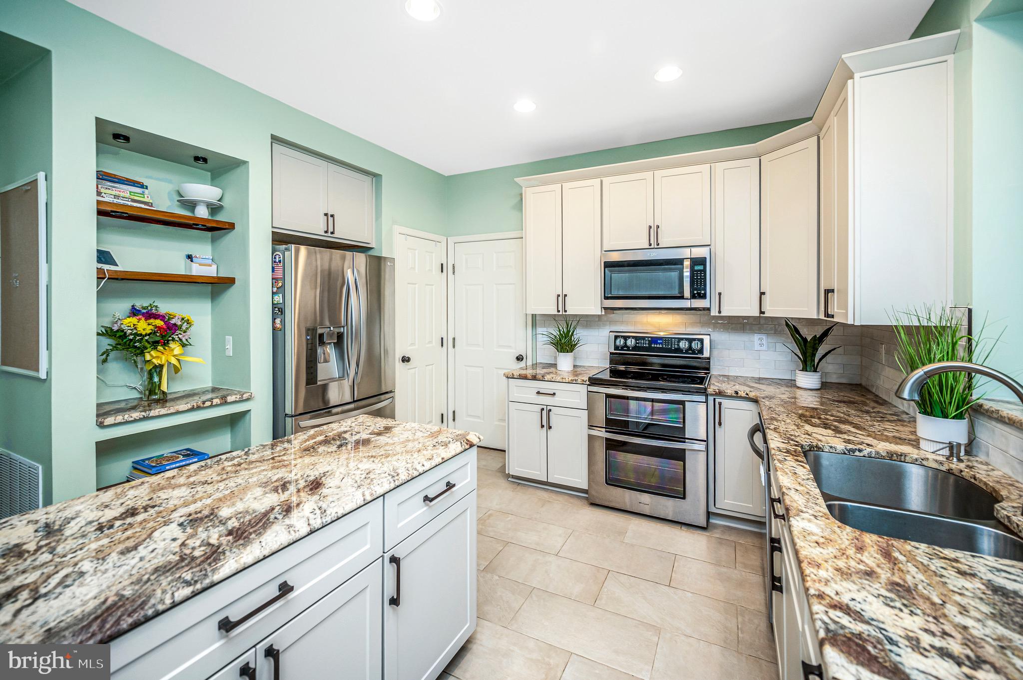 WAYSIDE VILLAGE - Residential