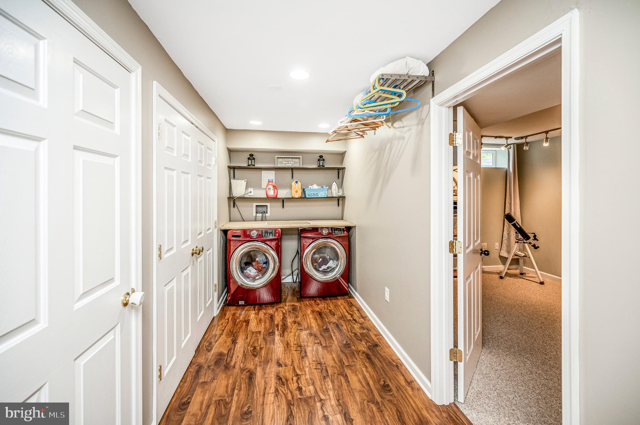 WAYSIDE VILLAGE - Residential