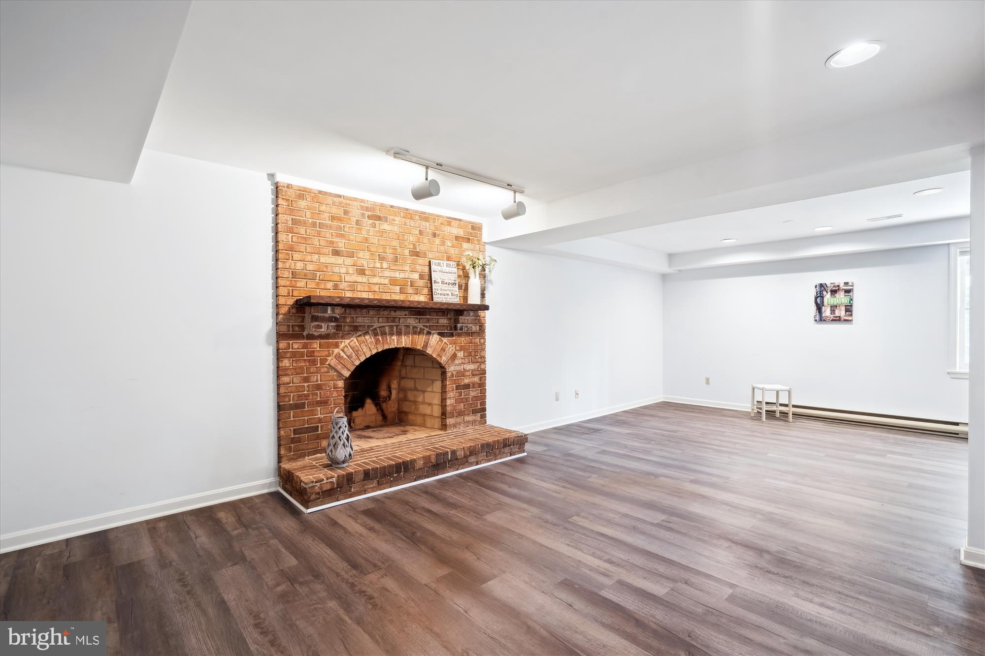 FAIRLAND GARDENS - Residential