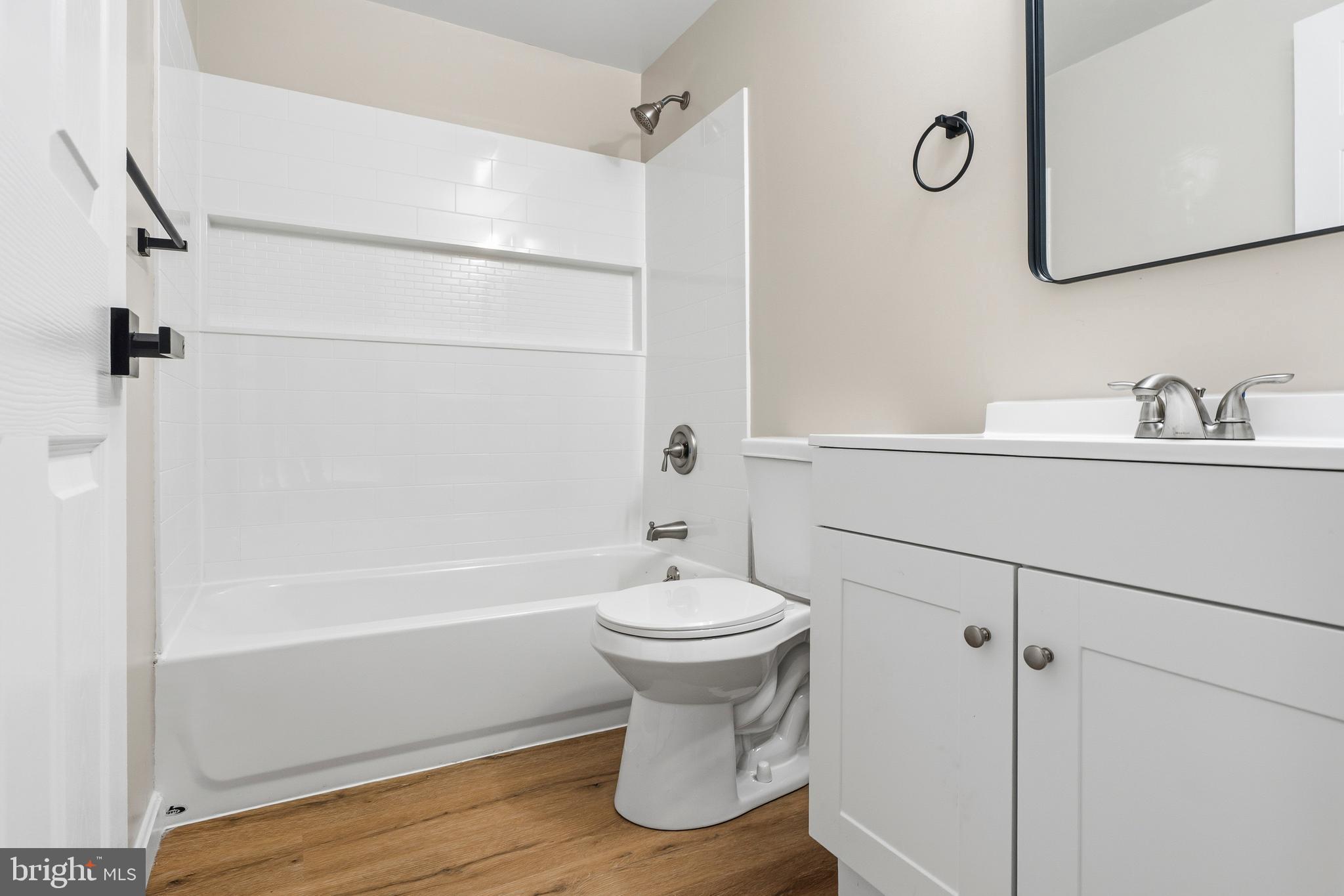ESSEX - Residential Lease