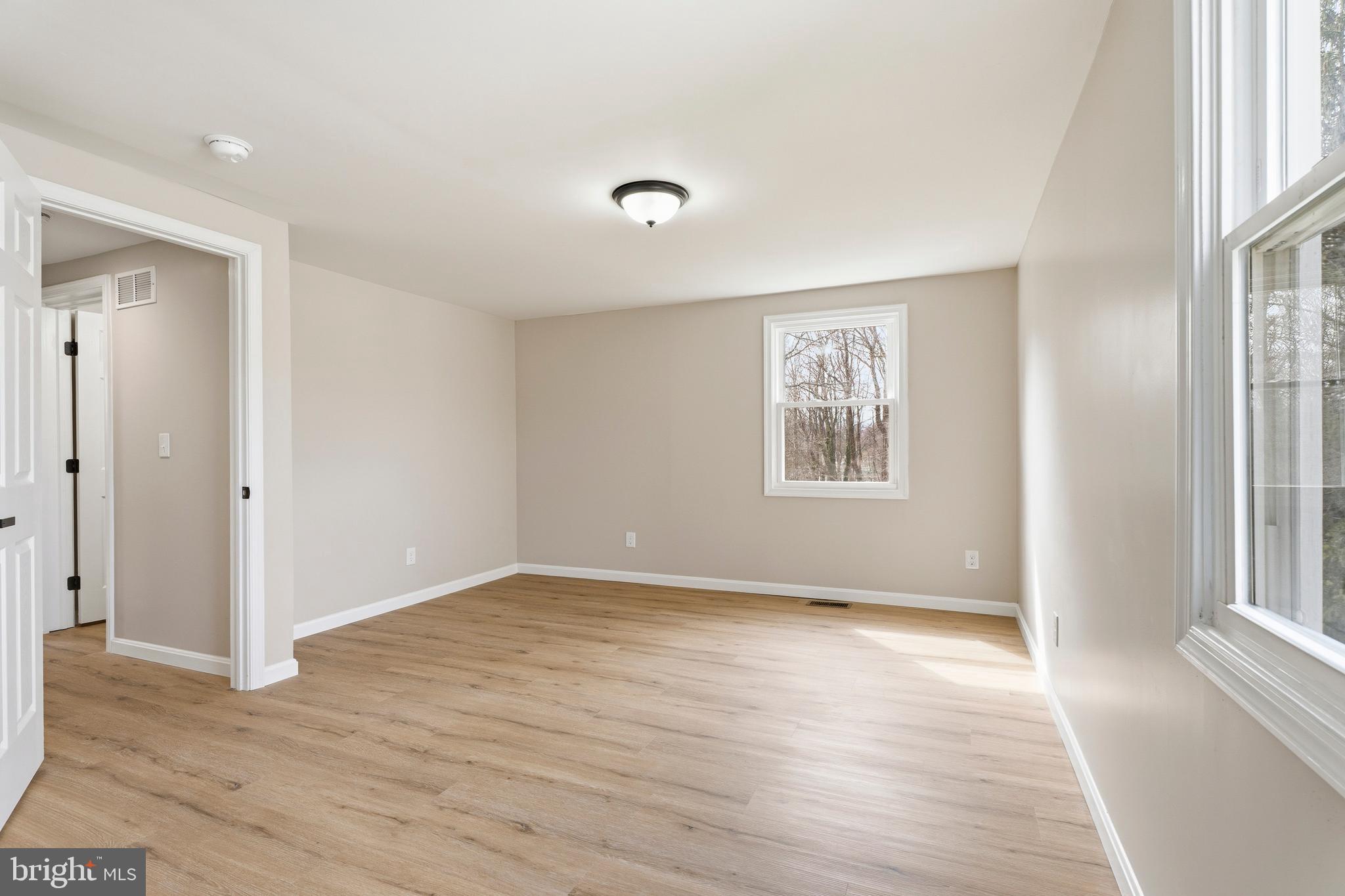 ESSEX - Residential Lease