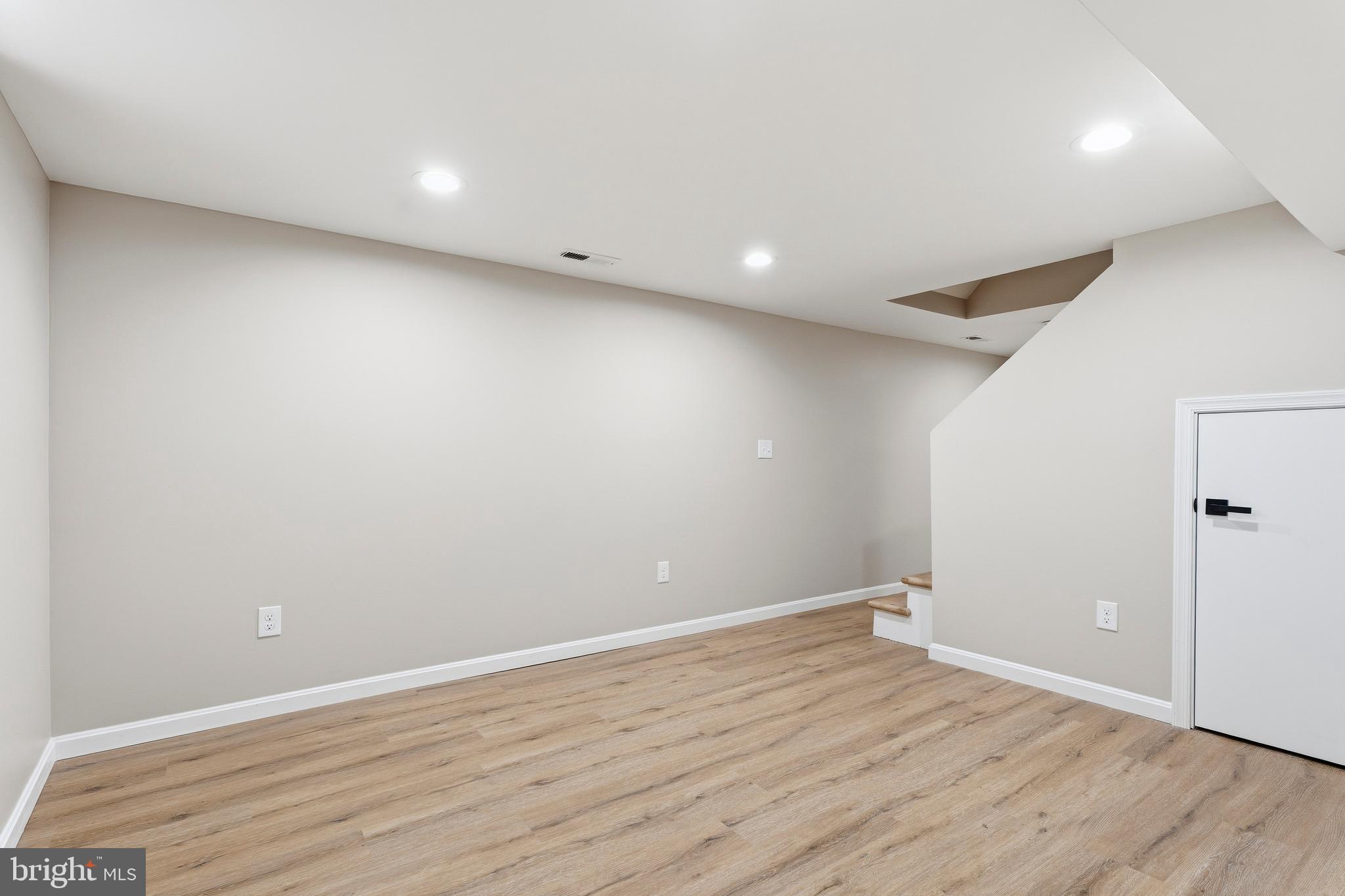 ESSEX - Residential Lease