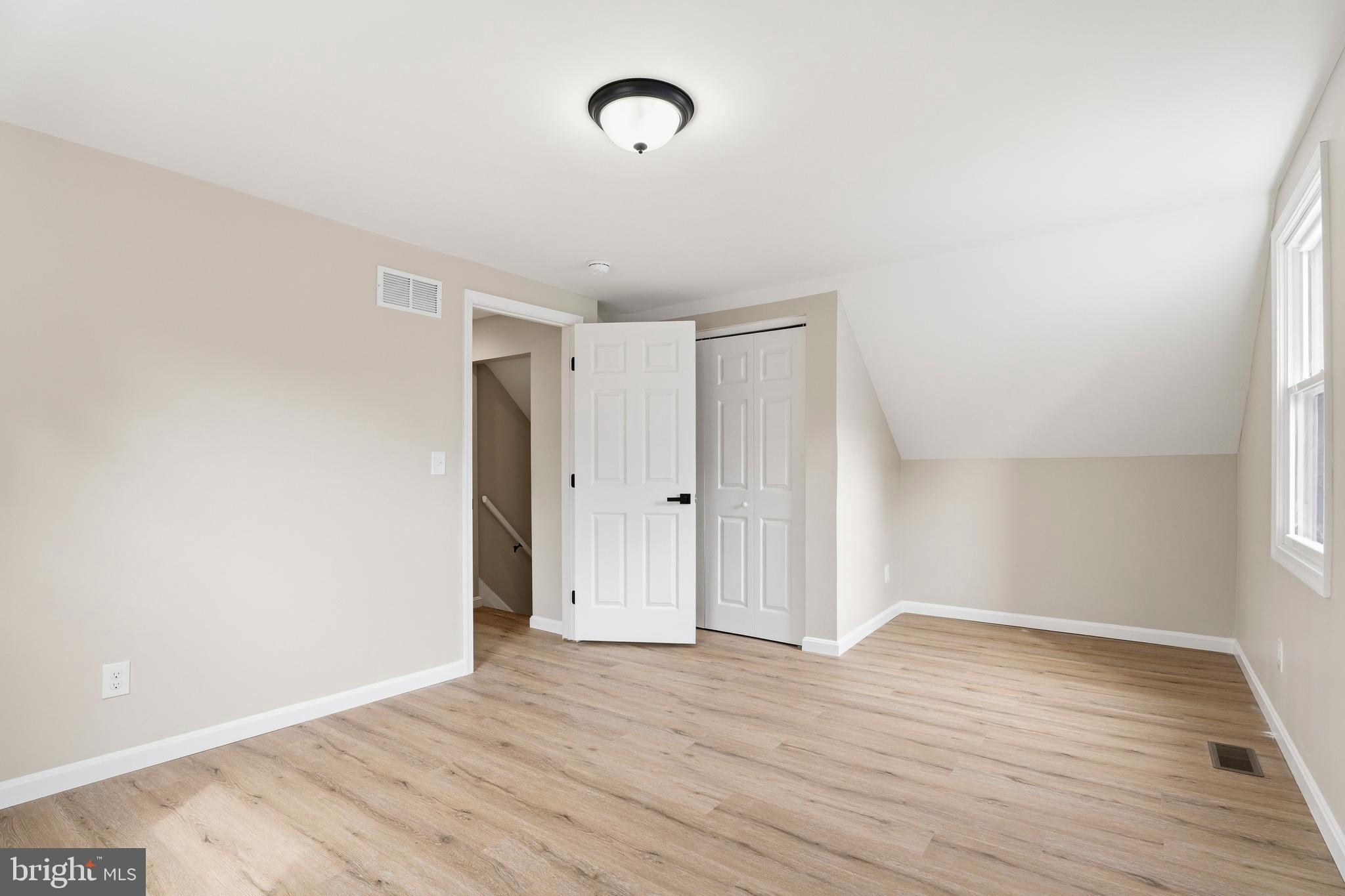 ESSEX - Residential Lease