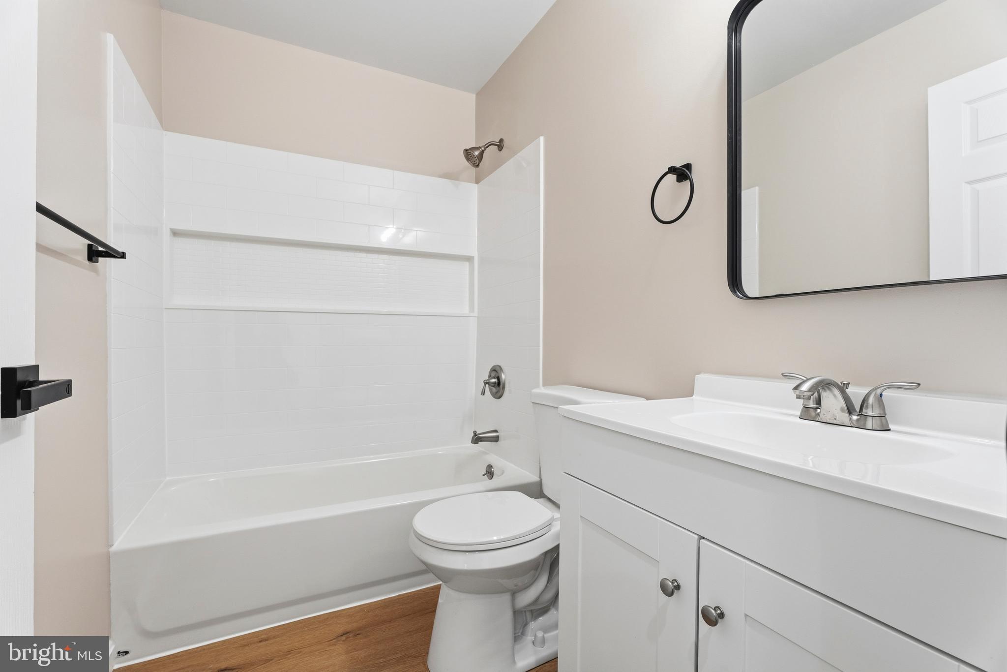 ESSEX - Residential Lease