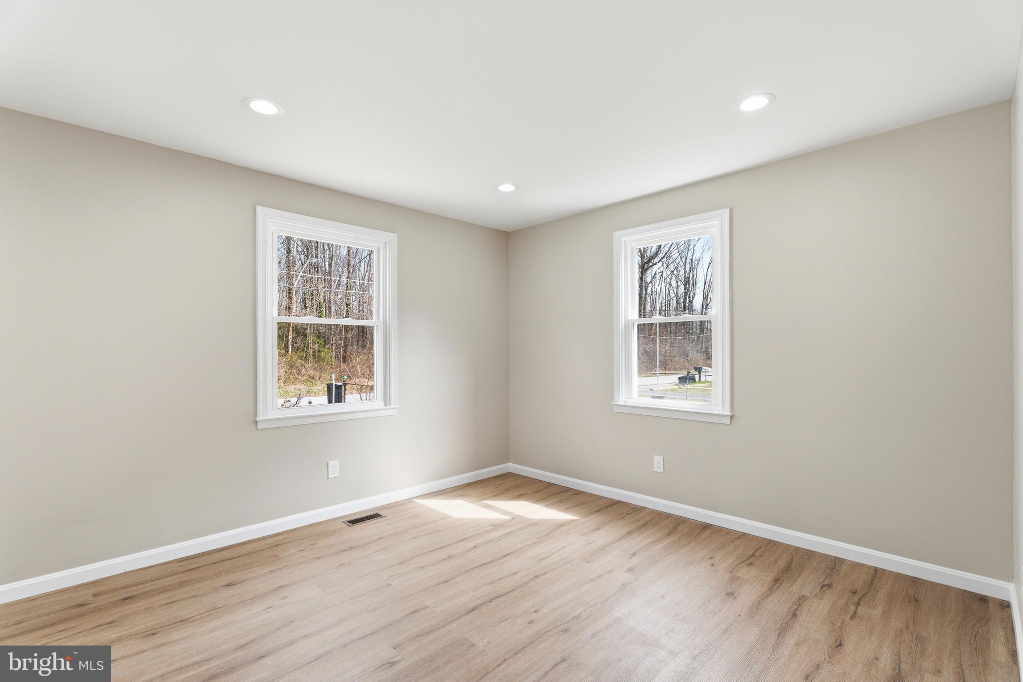 ESSEX - Residential Lease
