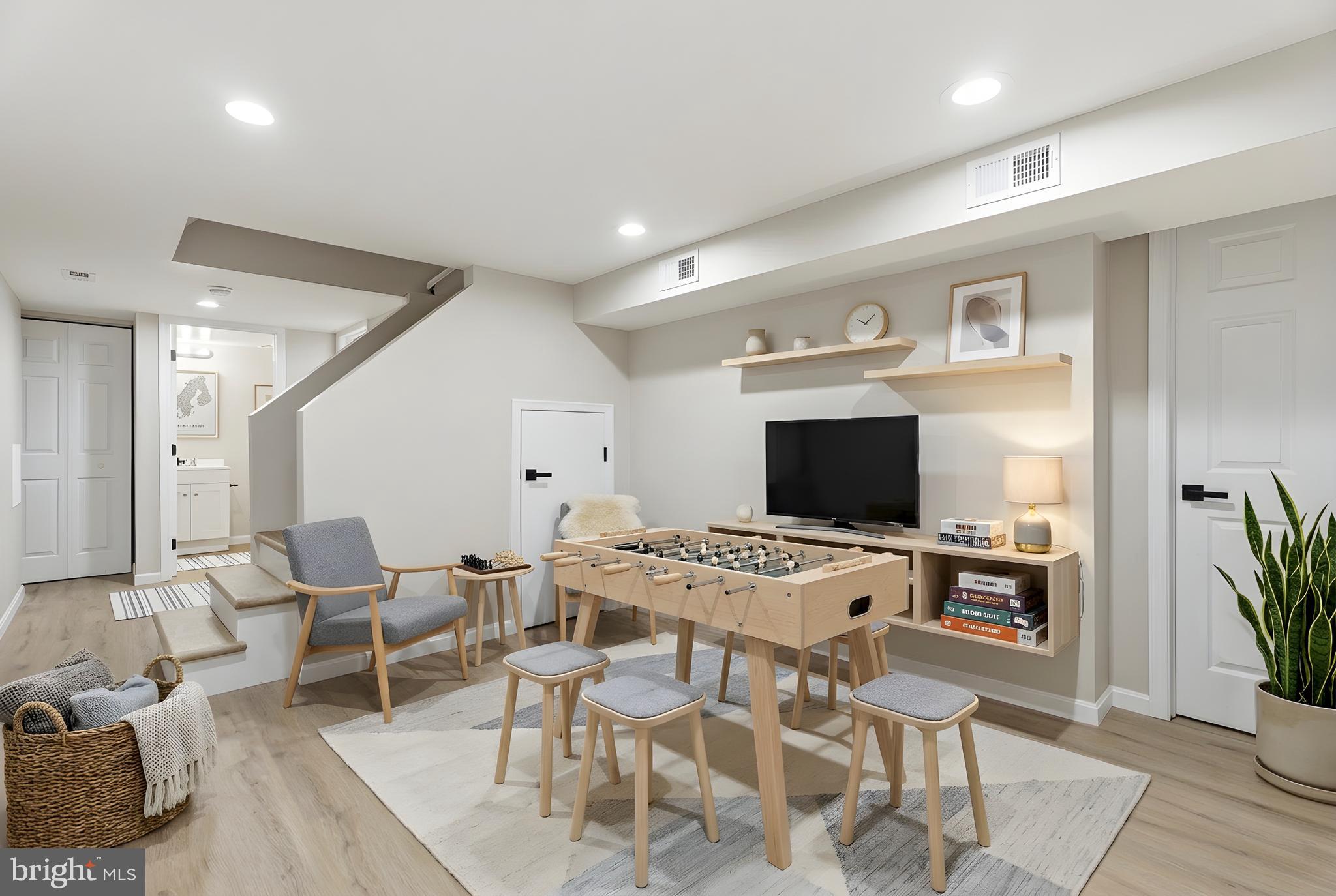 ESSEX - Residential Lease