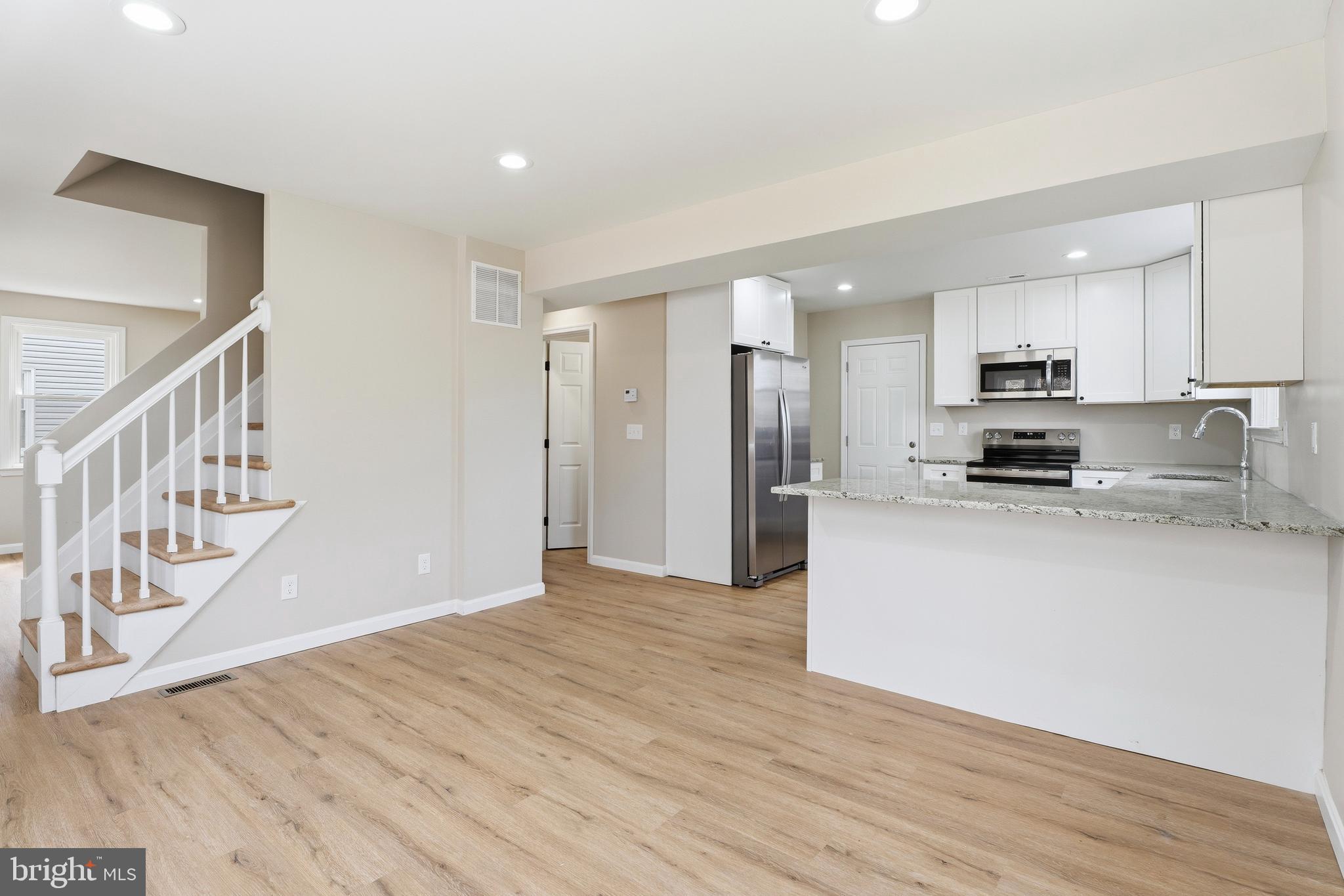 ESSEX - Residential Lease