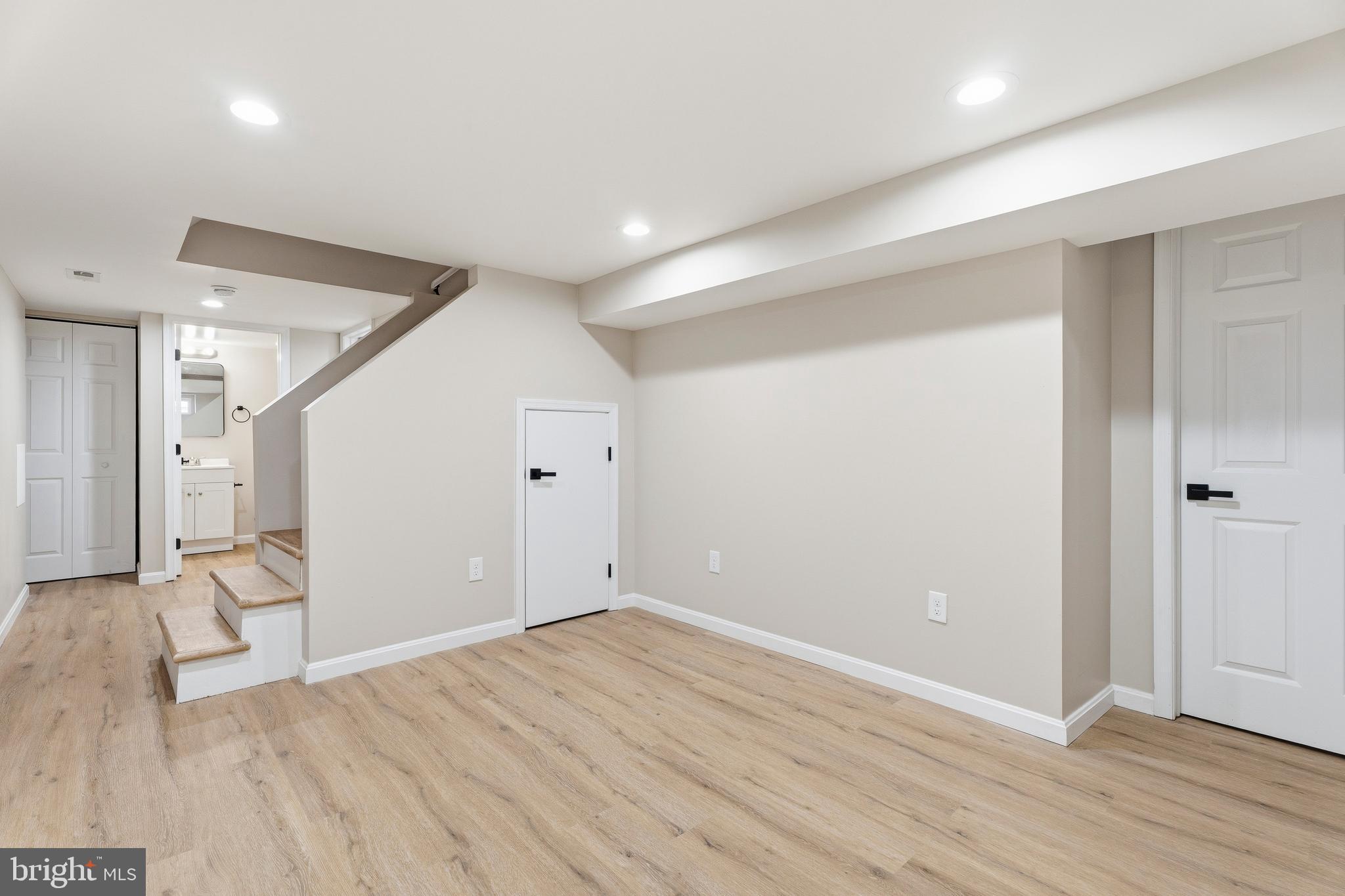 ESSEX - Residential Lease