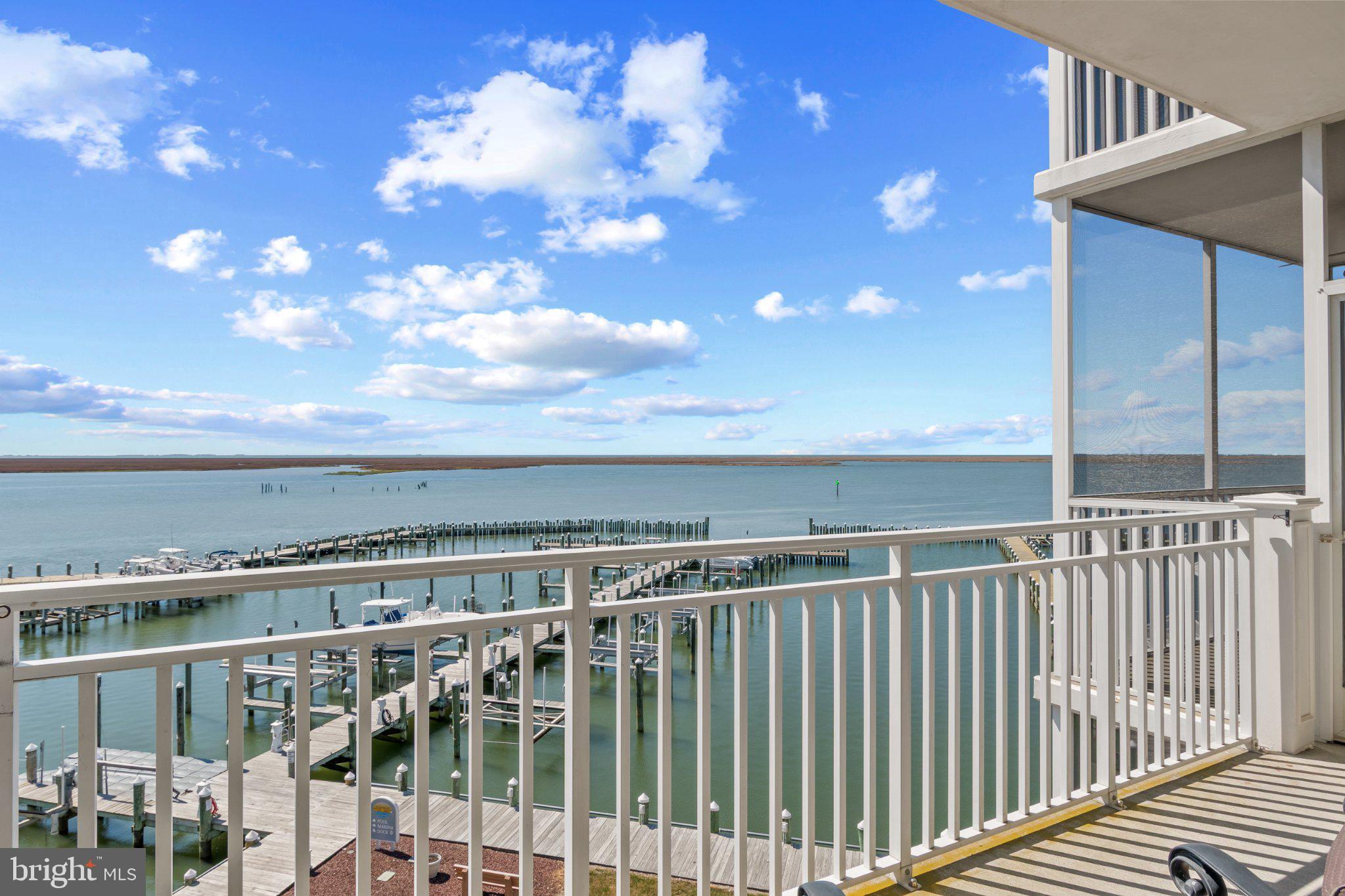 HARBOUR LIGHT CONDOS - Residential