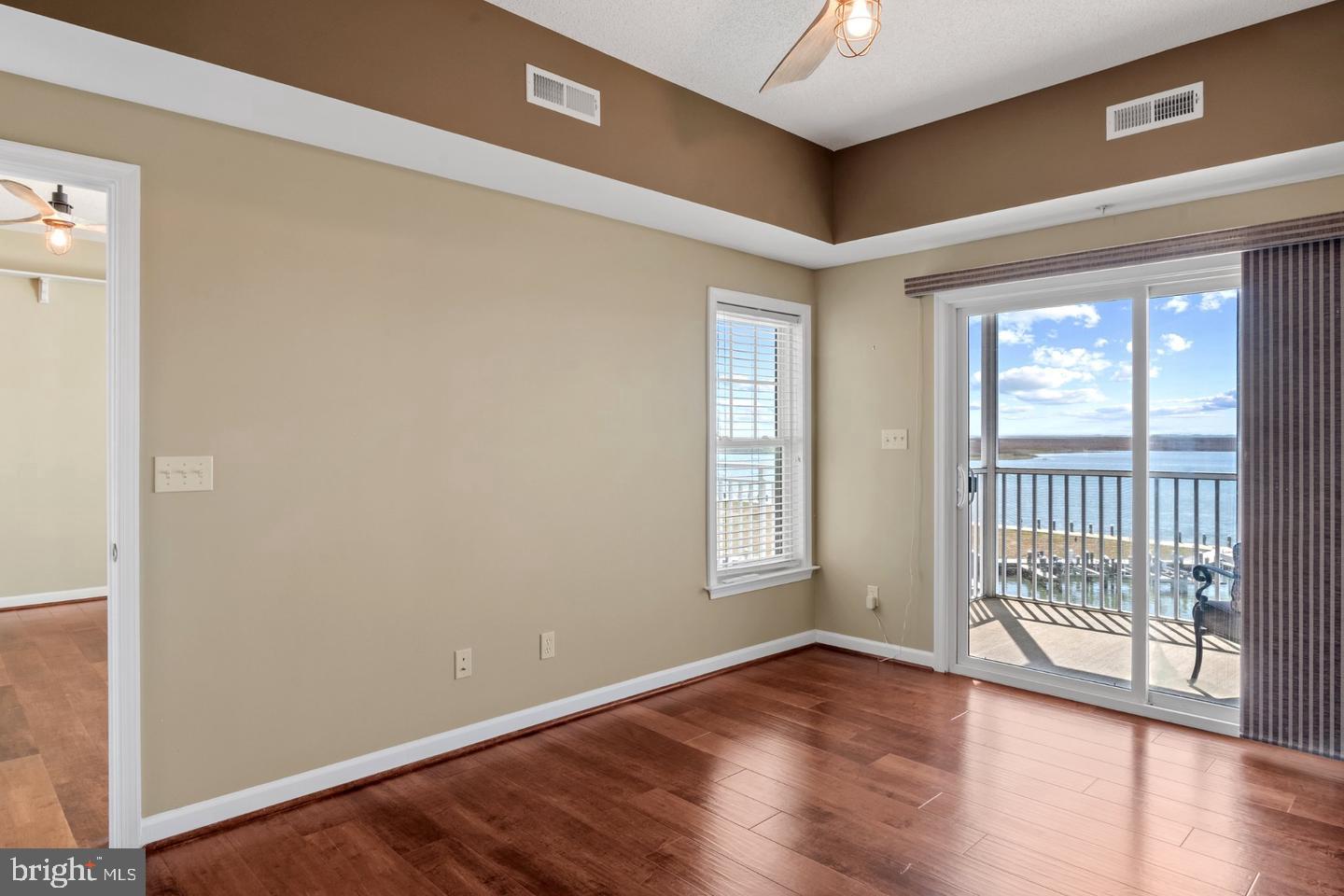 HARBOUR LIGHT CONDOS - Residential