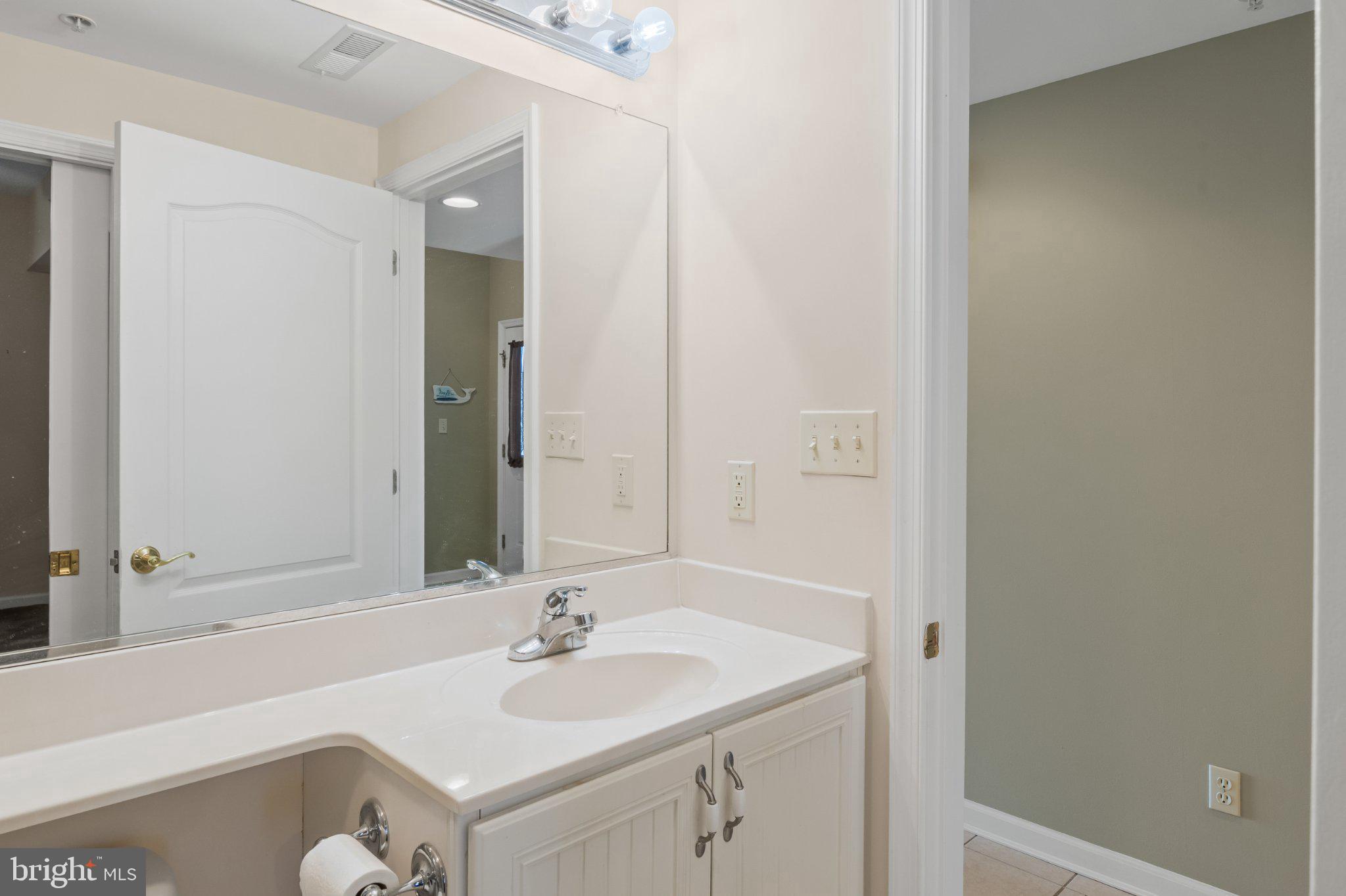 HARBOUR LIGHT CONDOS - Residential