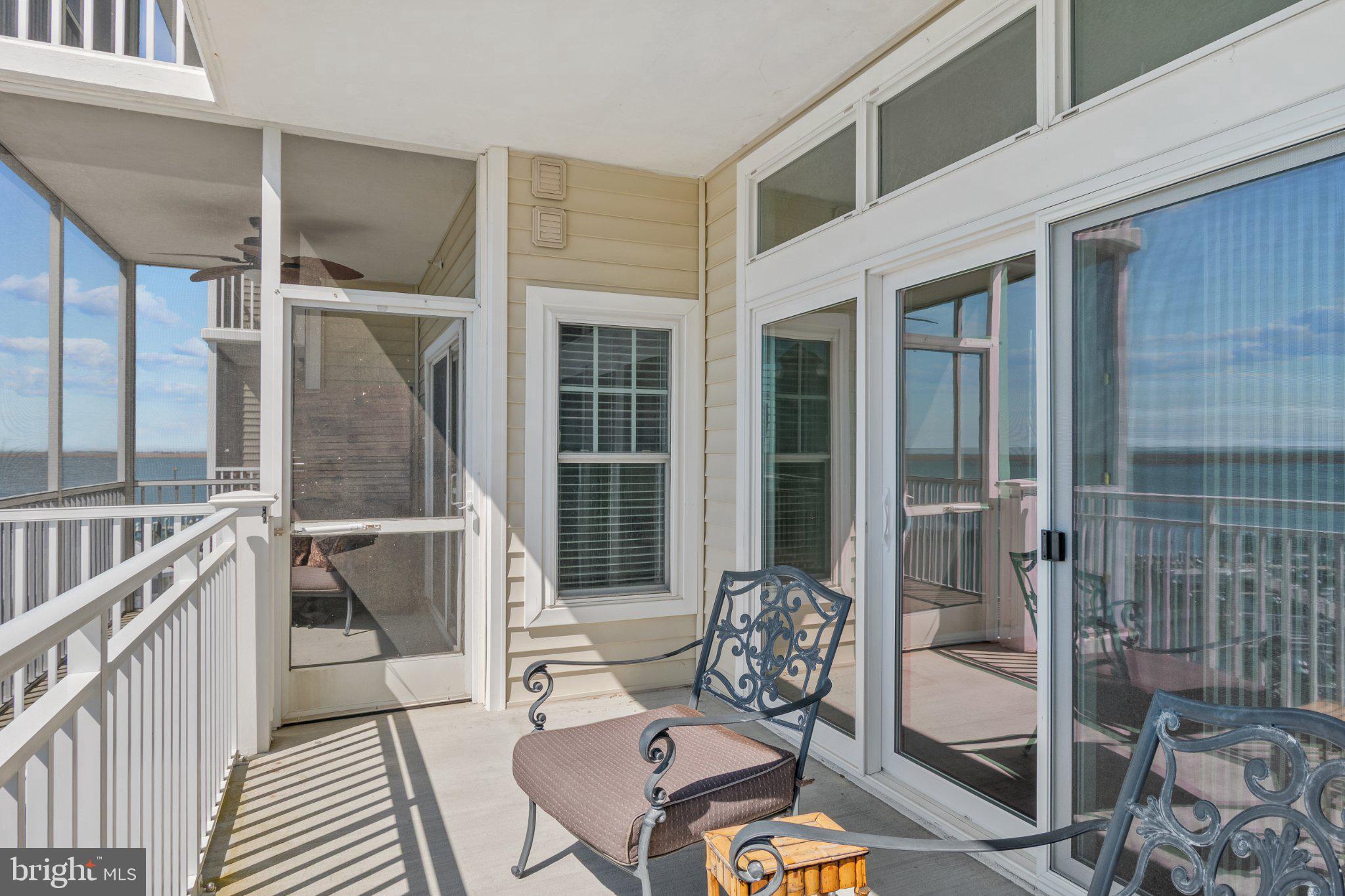 HARBOUR LIGHT CONDOS - Residential