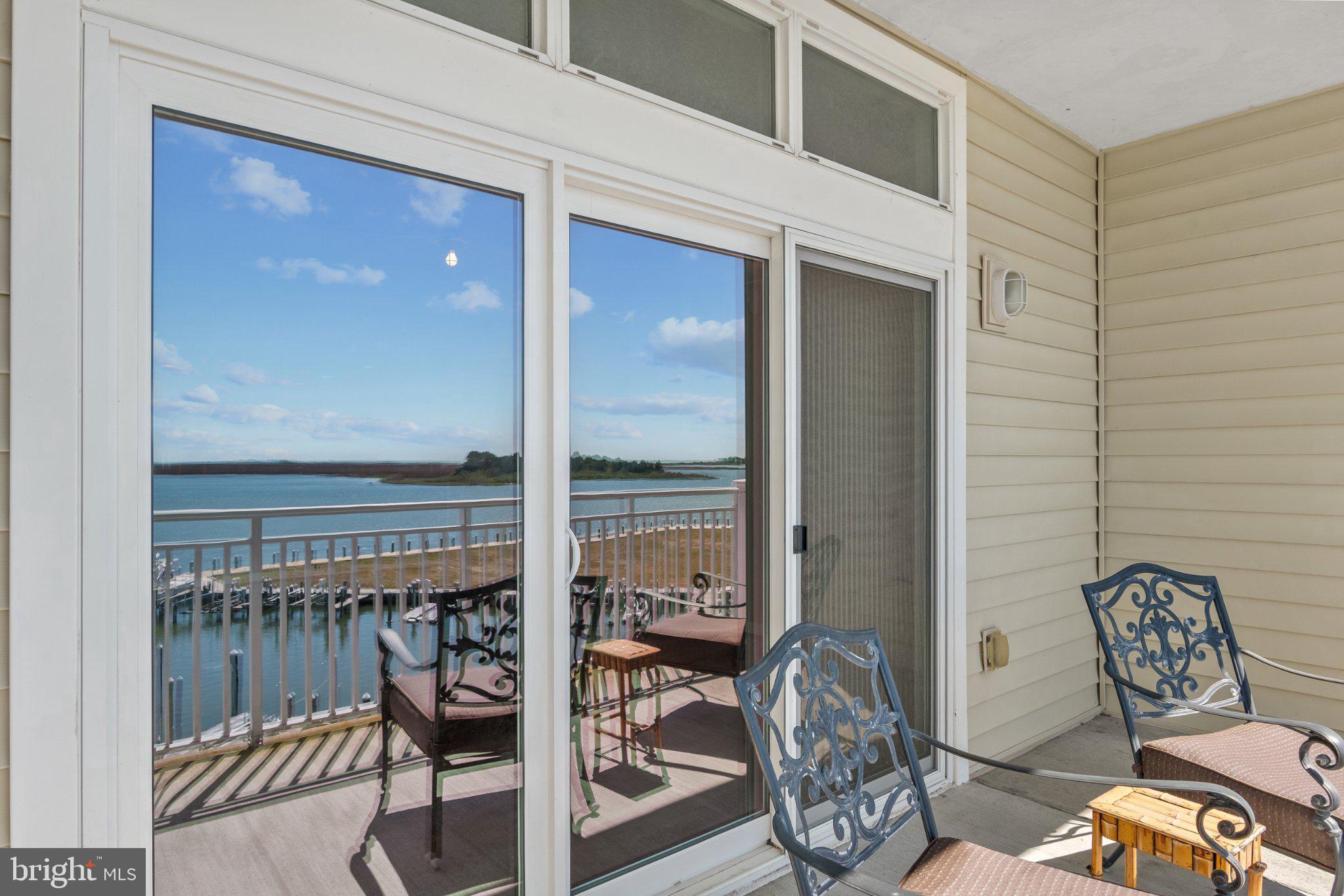 HARBOUR LIGHT CONDOS - Residential