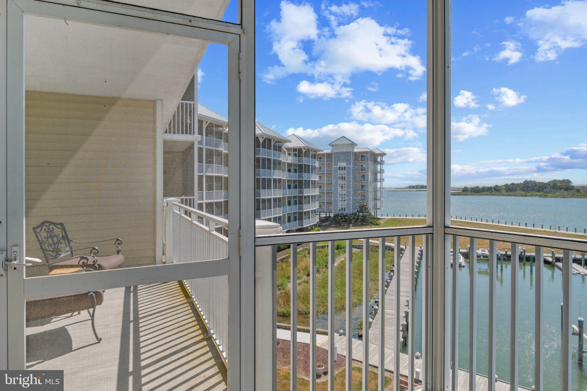 HARBOUR LIGHT CONDOS - Residential