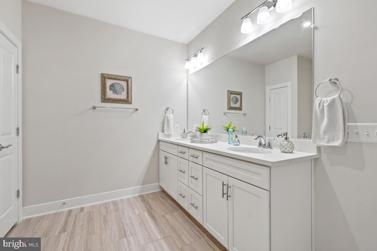 METROPARK AT ARROWBROOK - Residential