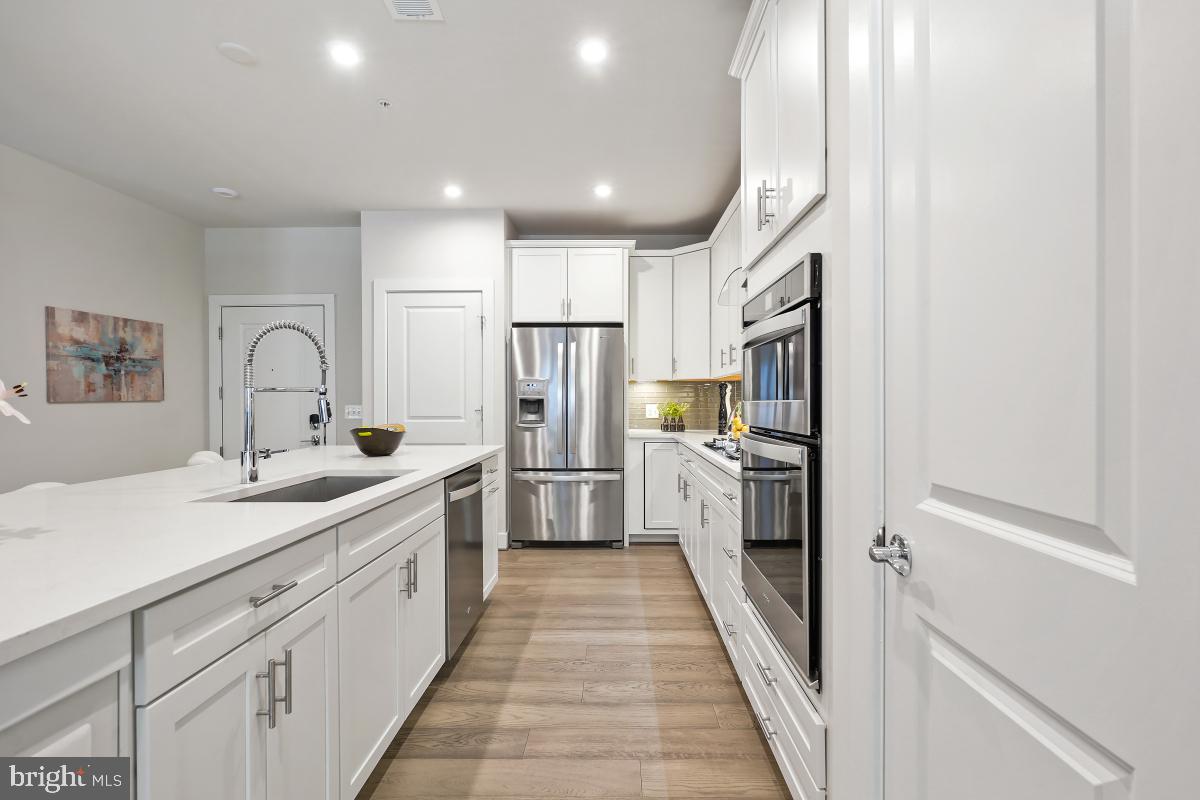 METROPARK AT ARROWBROOK - Residential