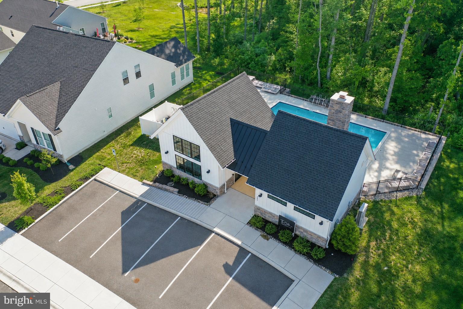 THE CASCADES - Residential