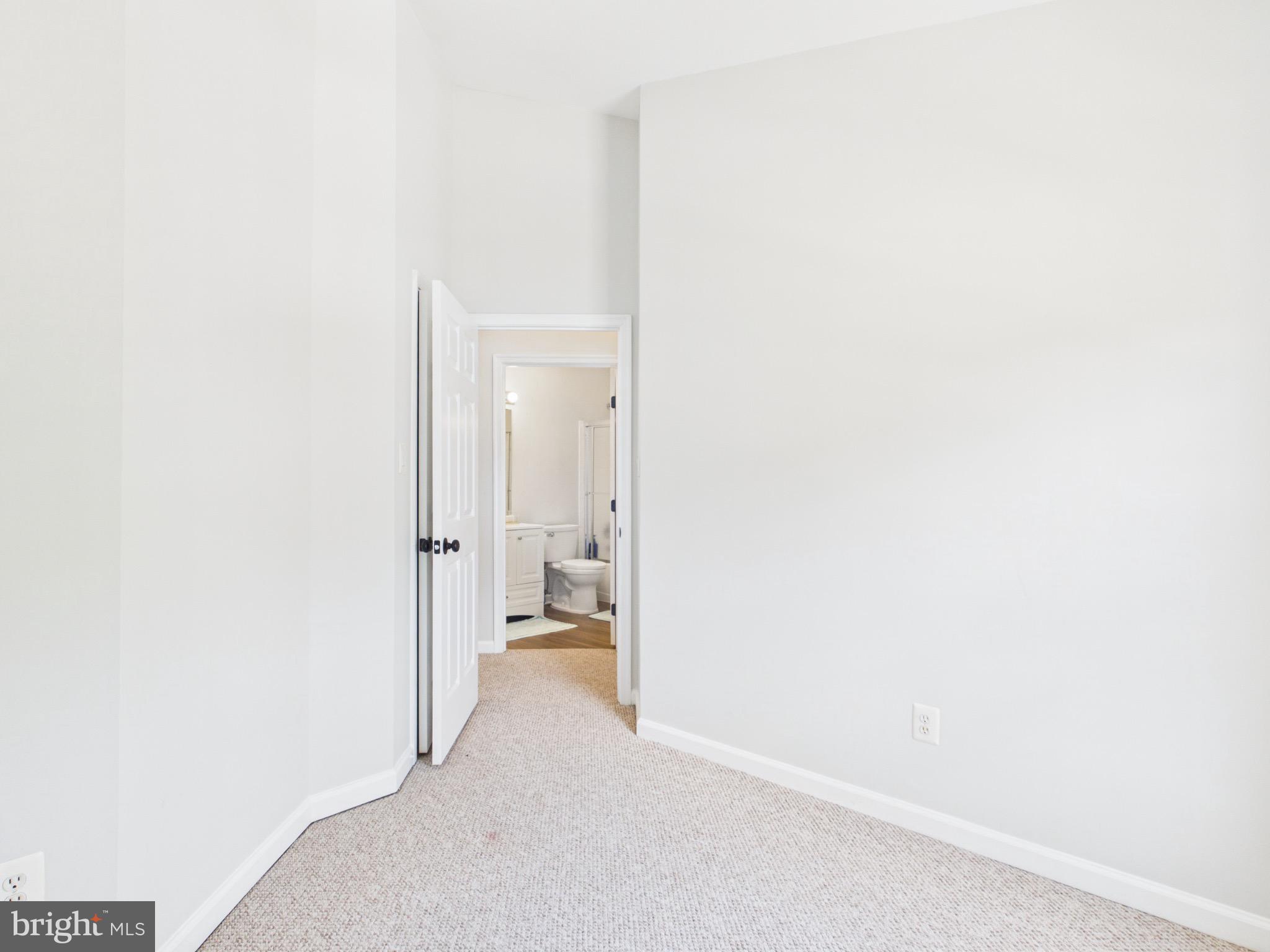 CLOVERLEAF CENTER - Residential
