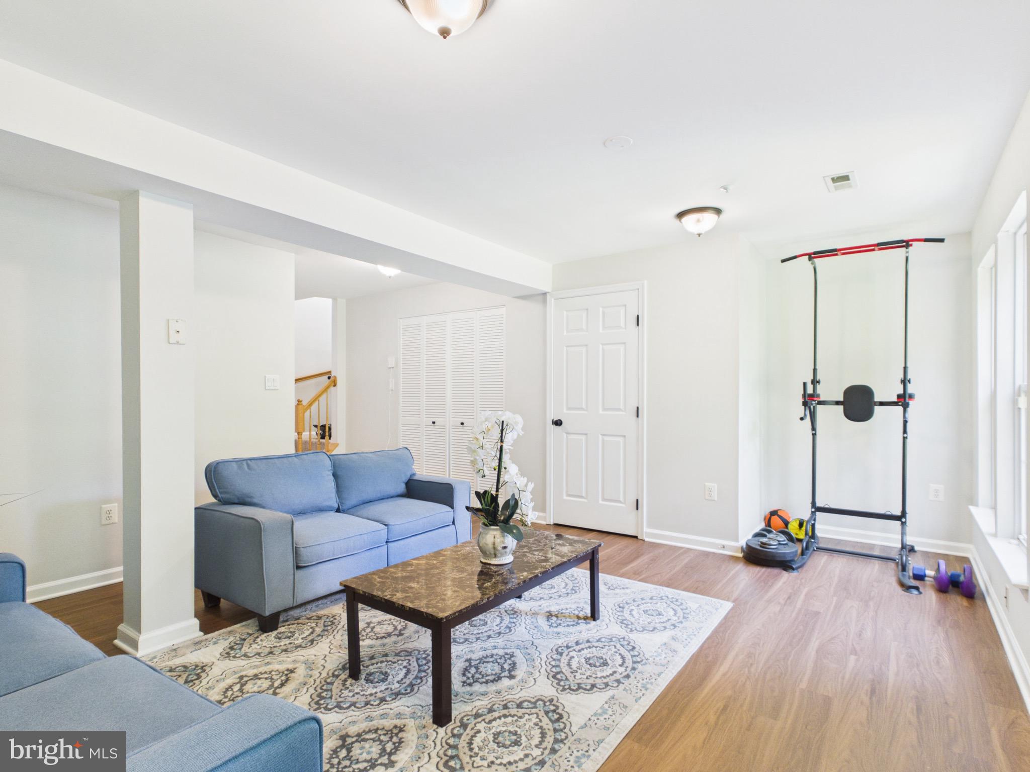 CLOVERLEAF CENTER - Residential