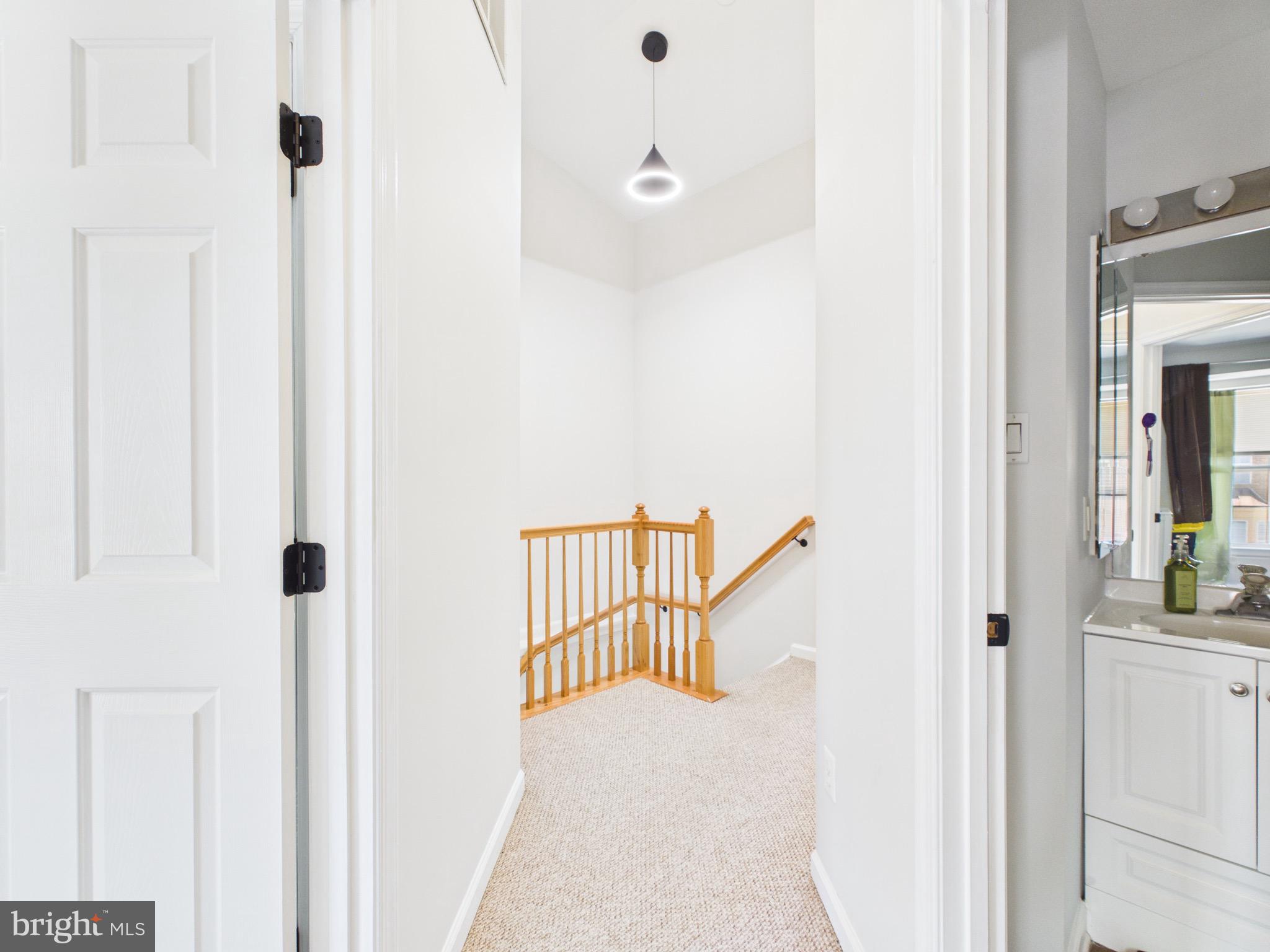 CLOVERLEAF CENTER - Residential