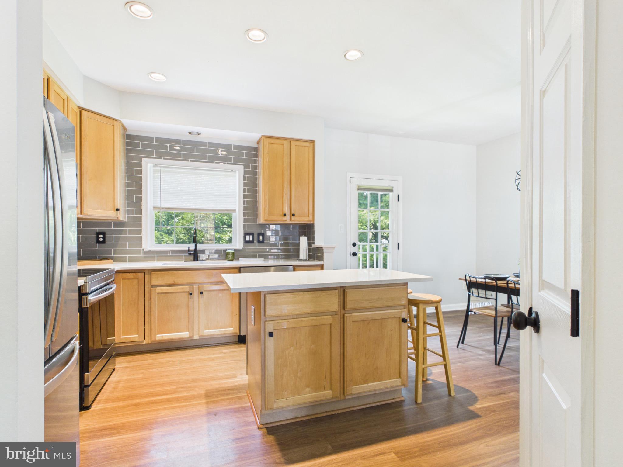 CLOVERLEAF CENTER - Residential
