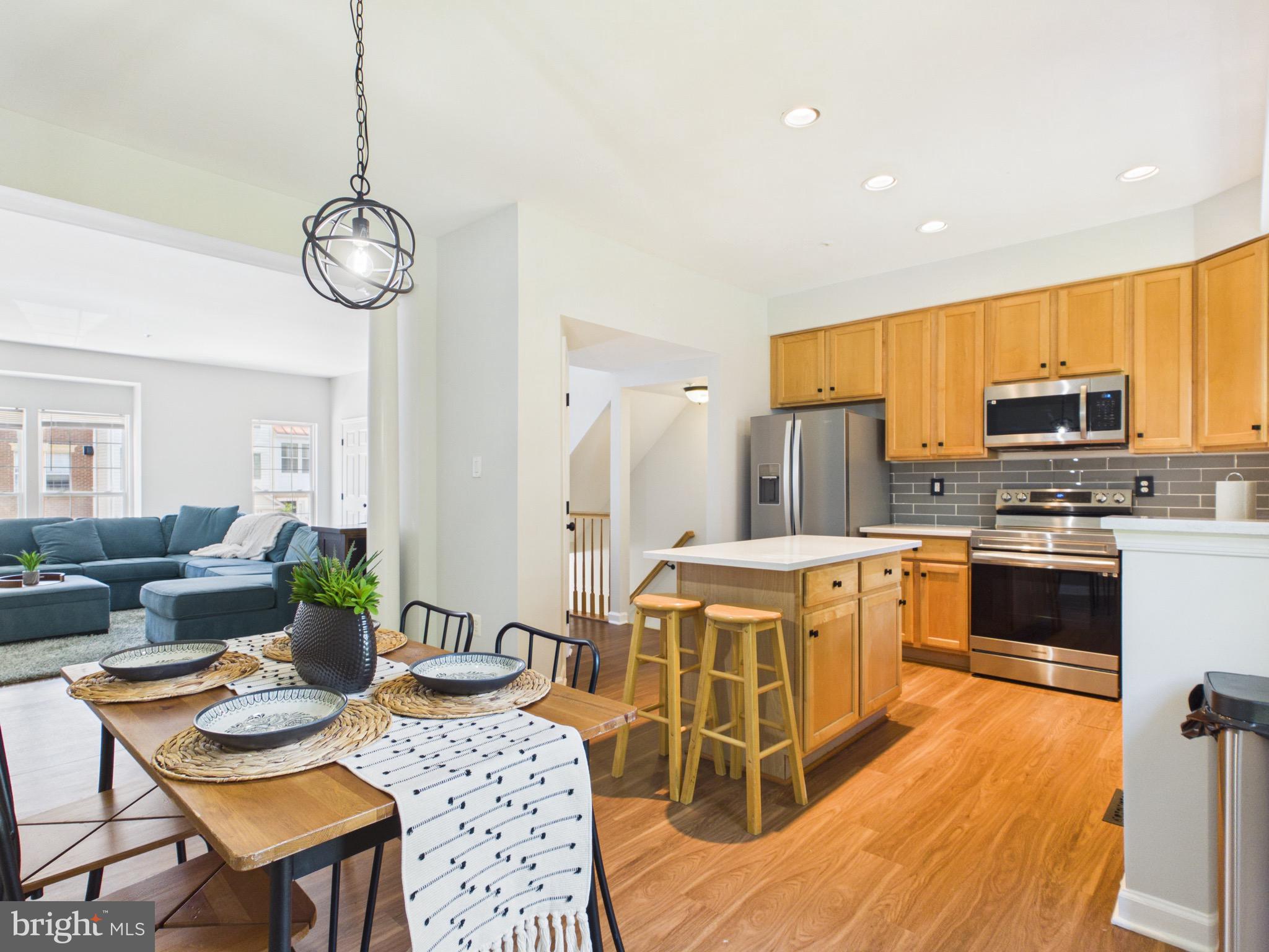CLOVERLEAF CENTER - Residential