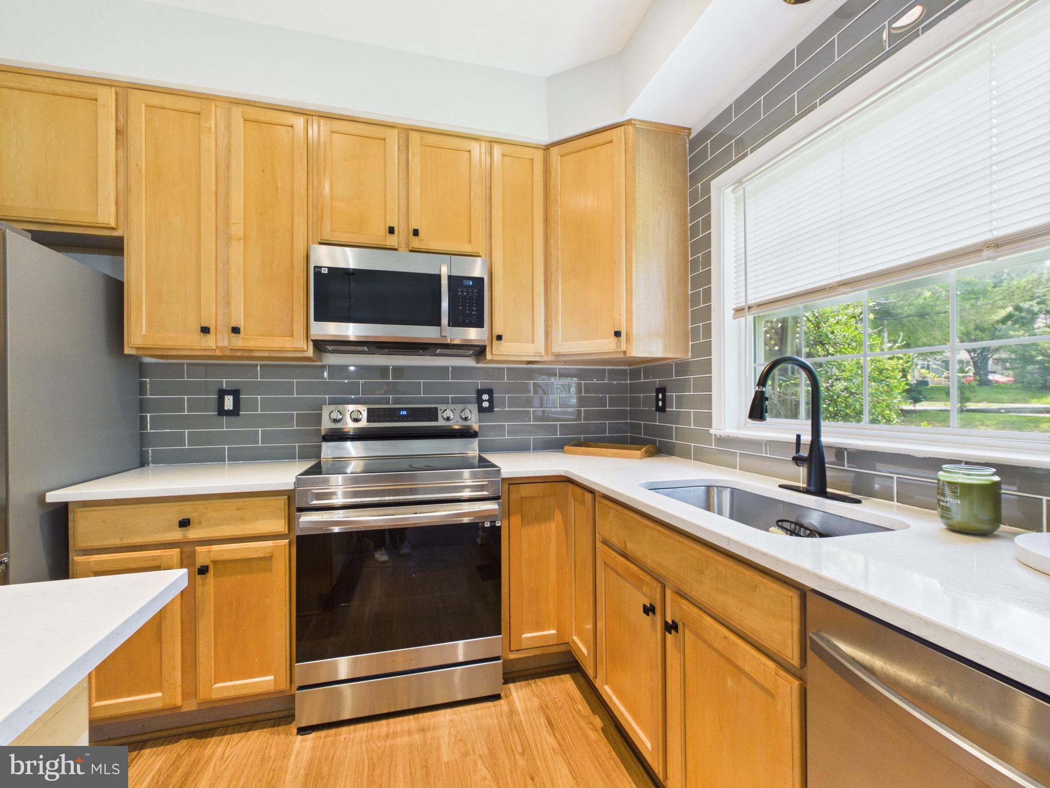 CLOVERLEAF CENTER - Residential