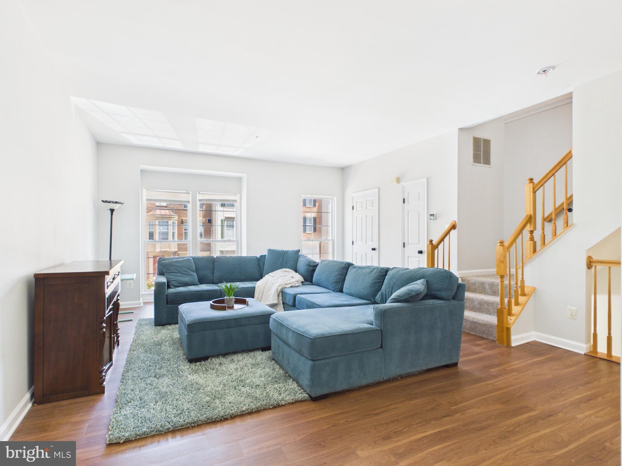 CLOVERLEAF CENTER - Residential
