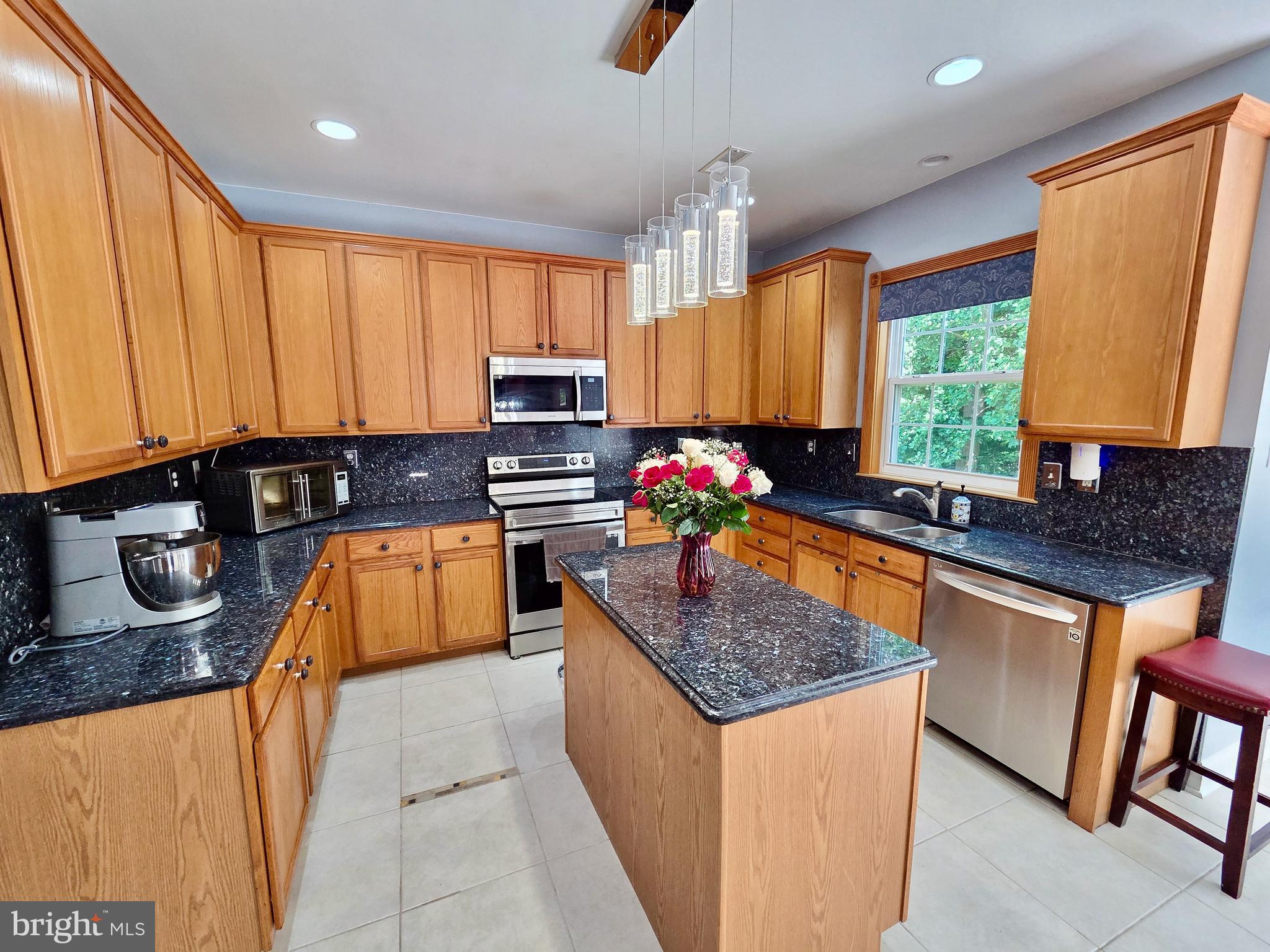 CARRIAGE CIRCLE - Residential