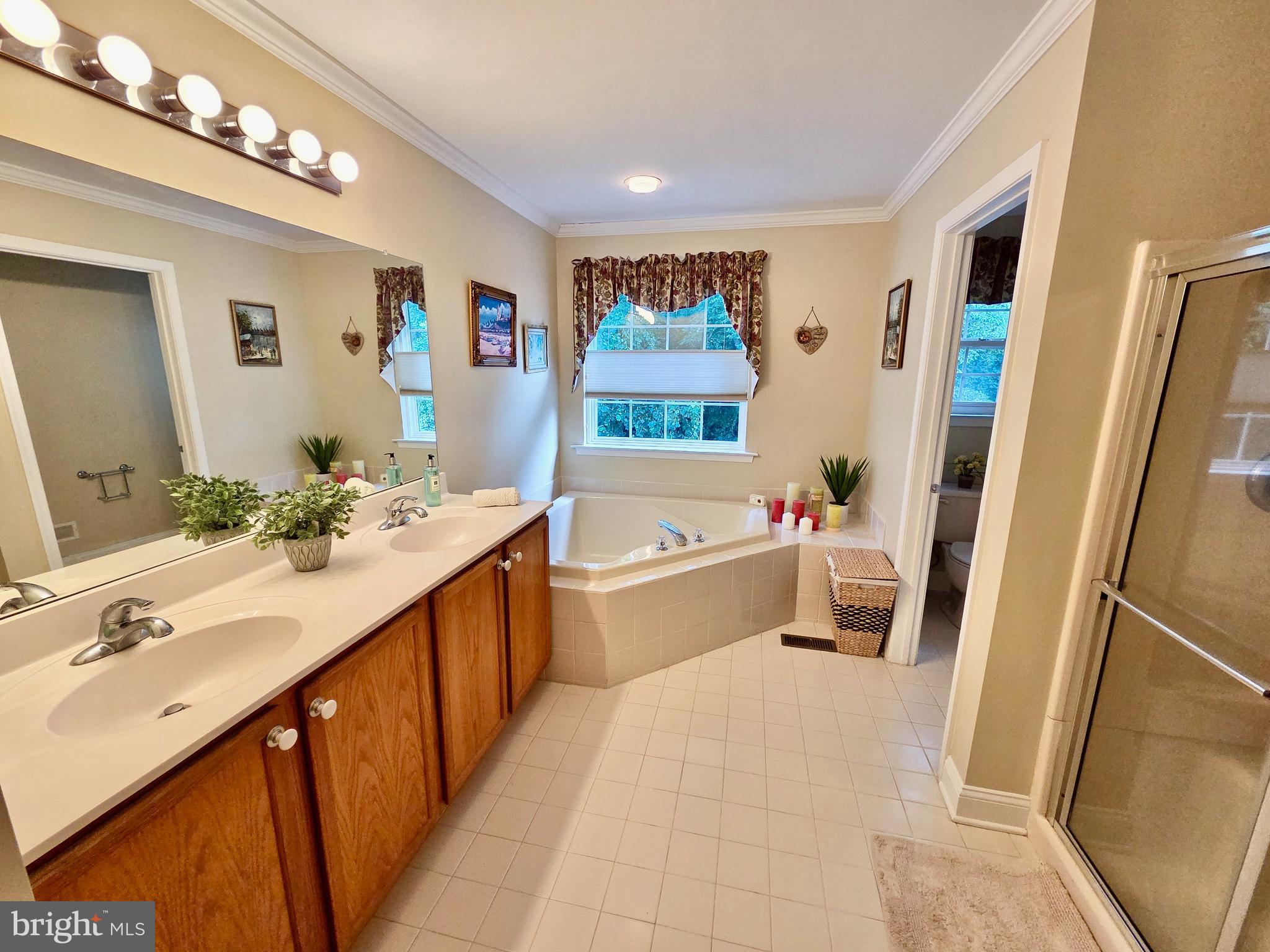 CARRIAGE CIRCLE - Residential