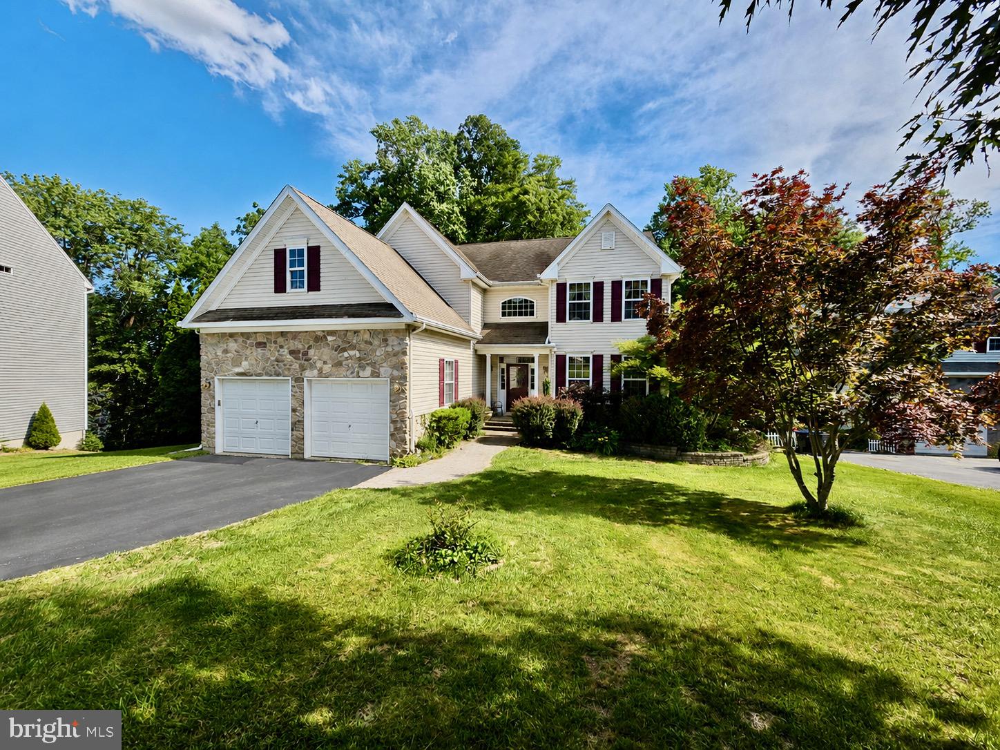 CARRIAGE CIRCLE - Residential
