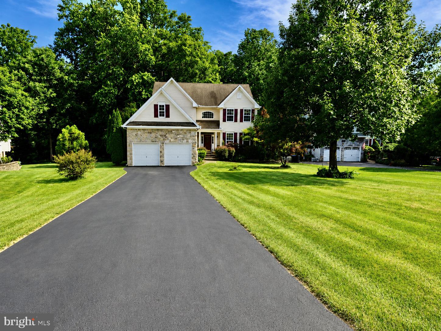 CARRIAGE CIRCLE - Residential