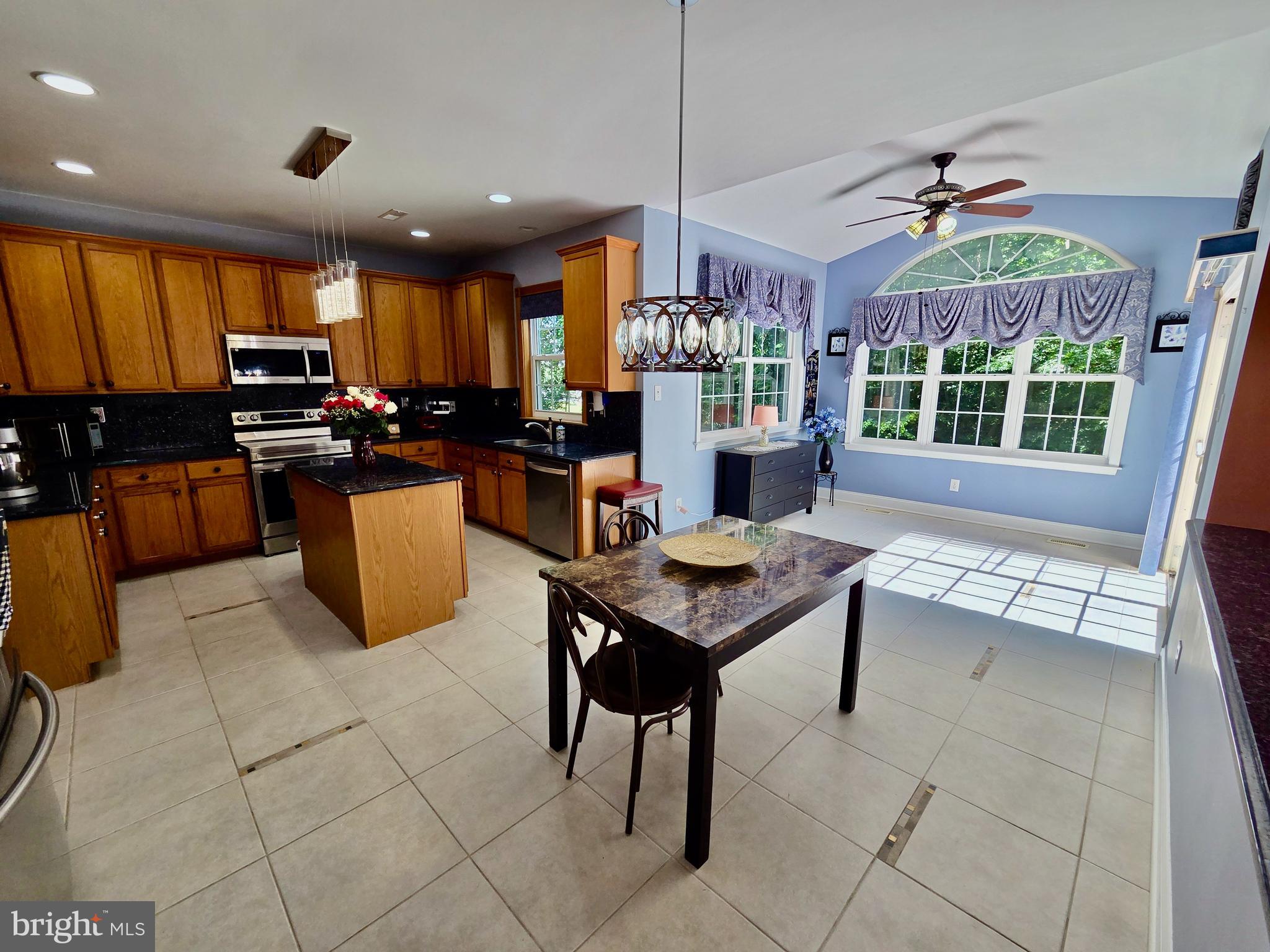 CARRIAGE CIRCLE - Residential