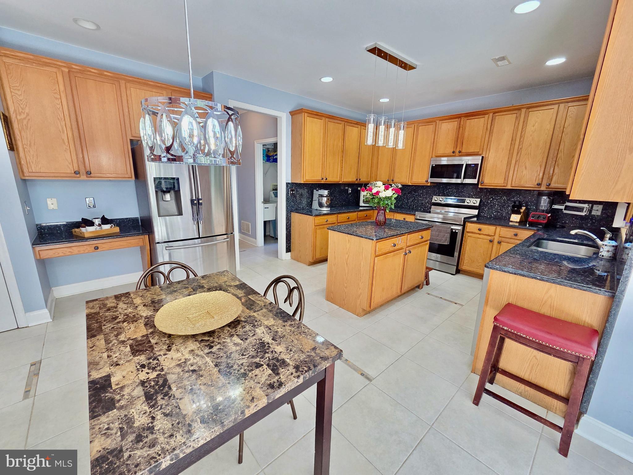 CARRIAGE CIRCLE - Residential