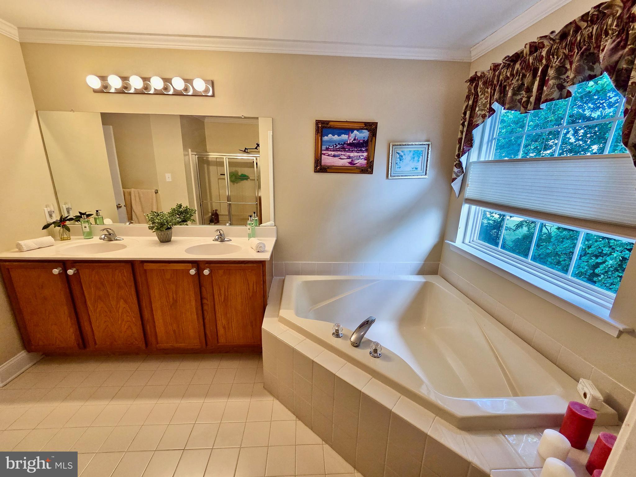 CARRIAGE CIRCLE - Residential