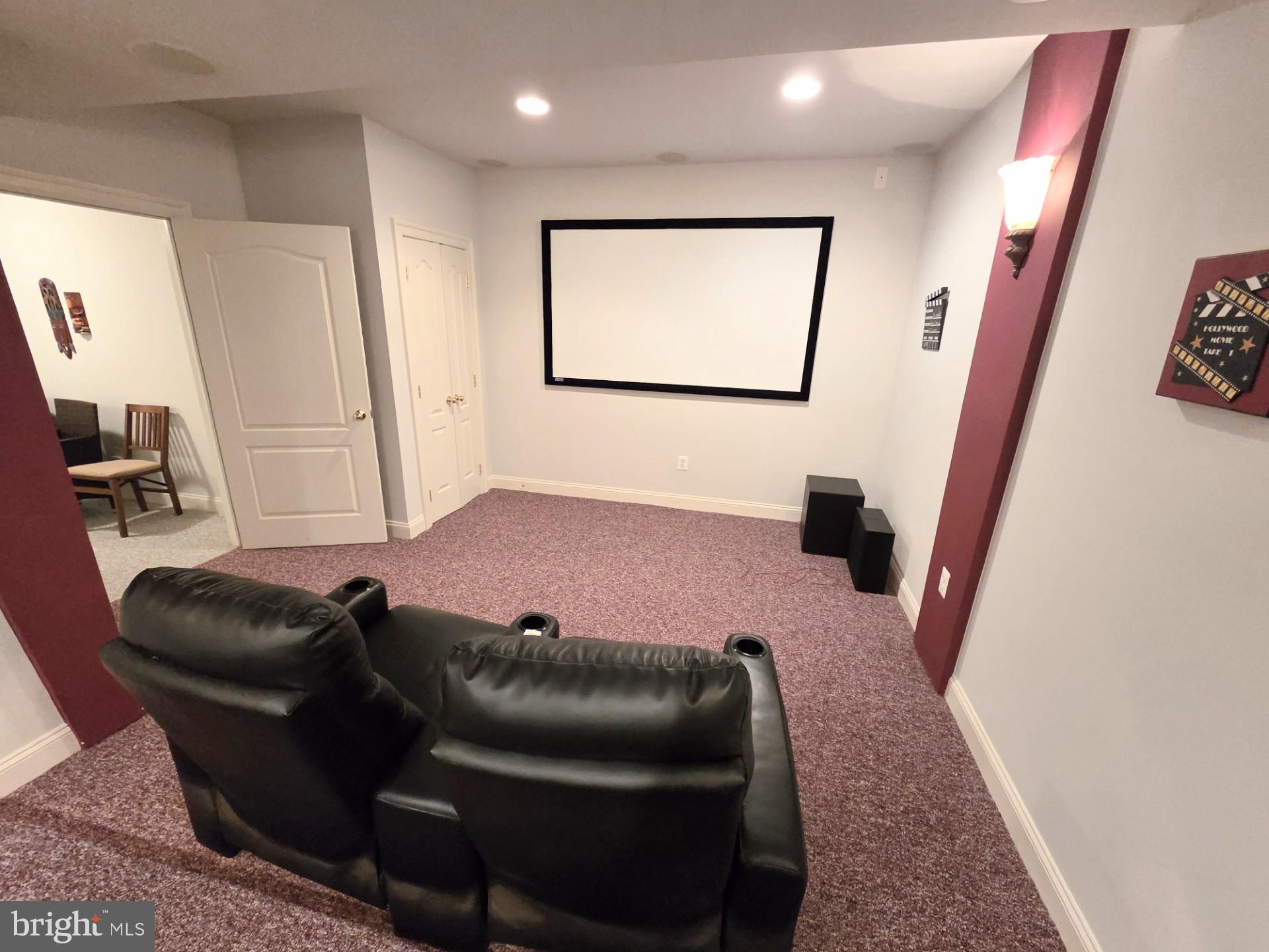 CARRIAGE CIRCLE - Residential
